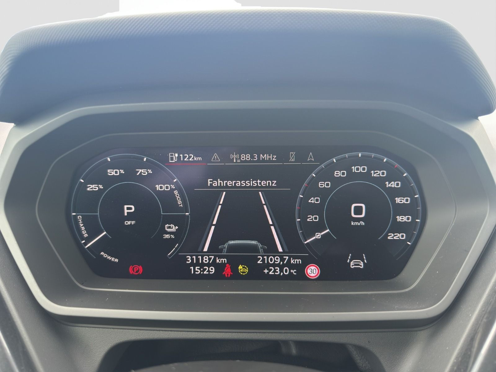 Audi - Q4_10