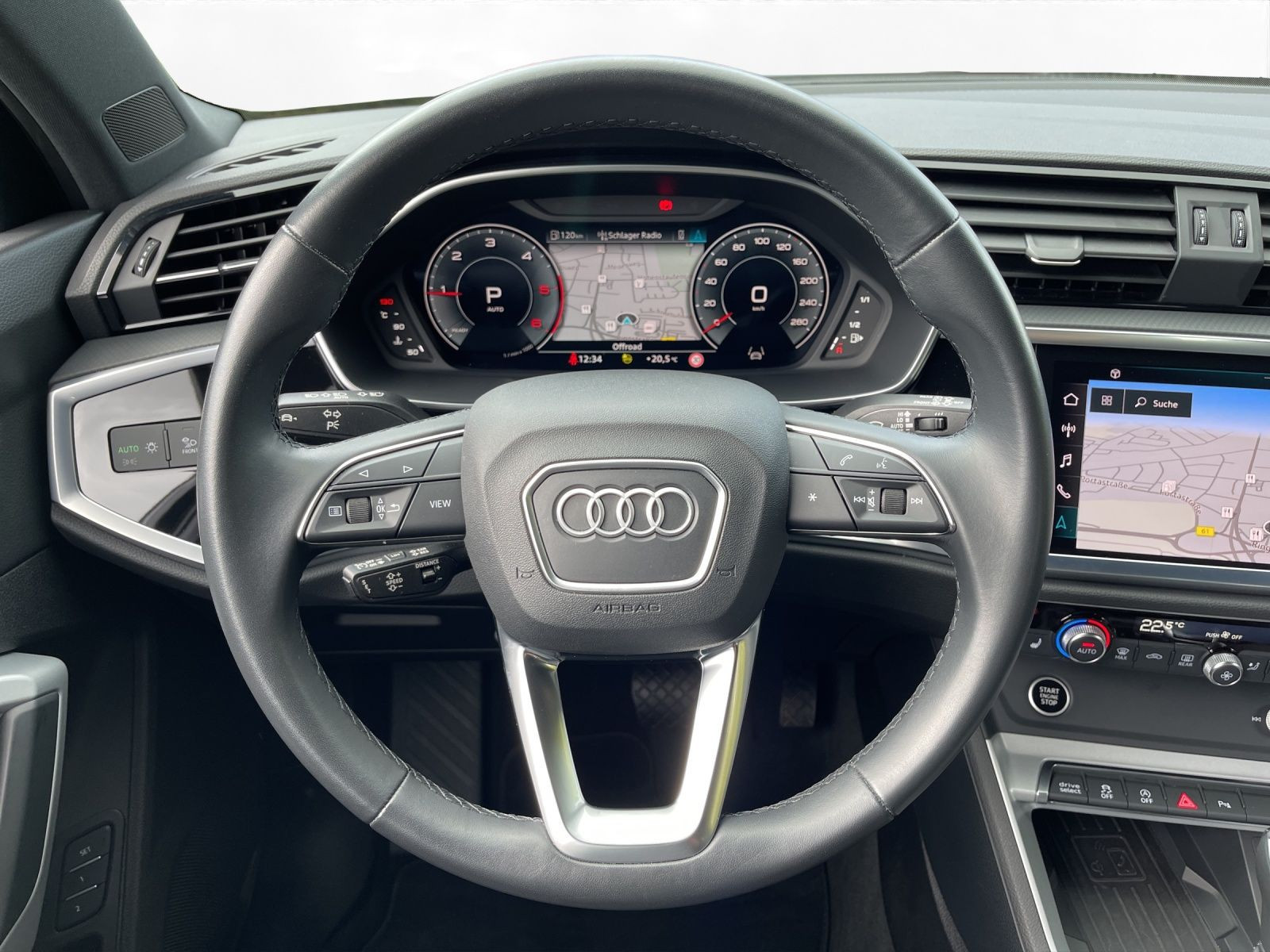 Audi - Q3_21