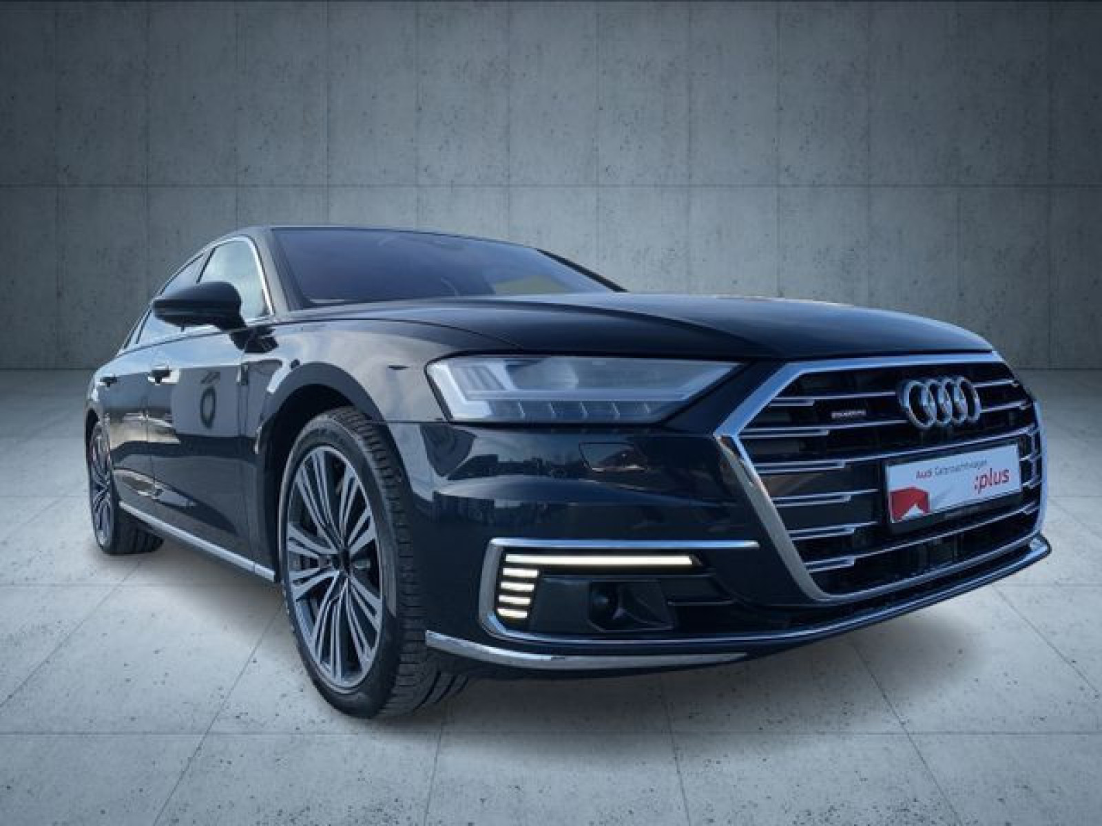 Audi - A8_32