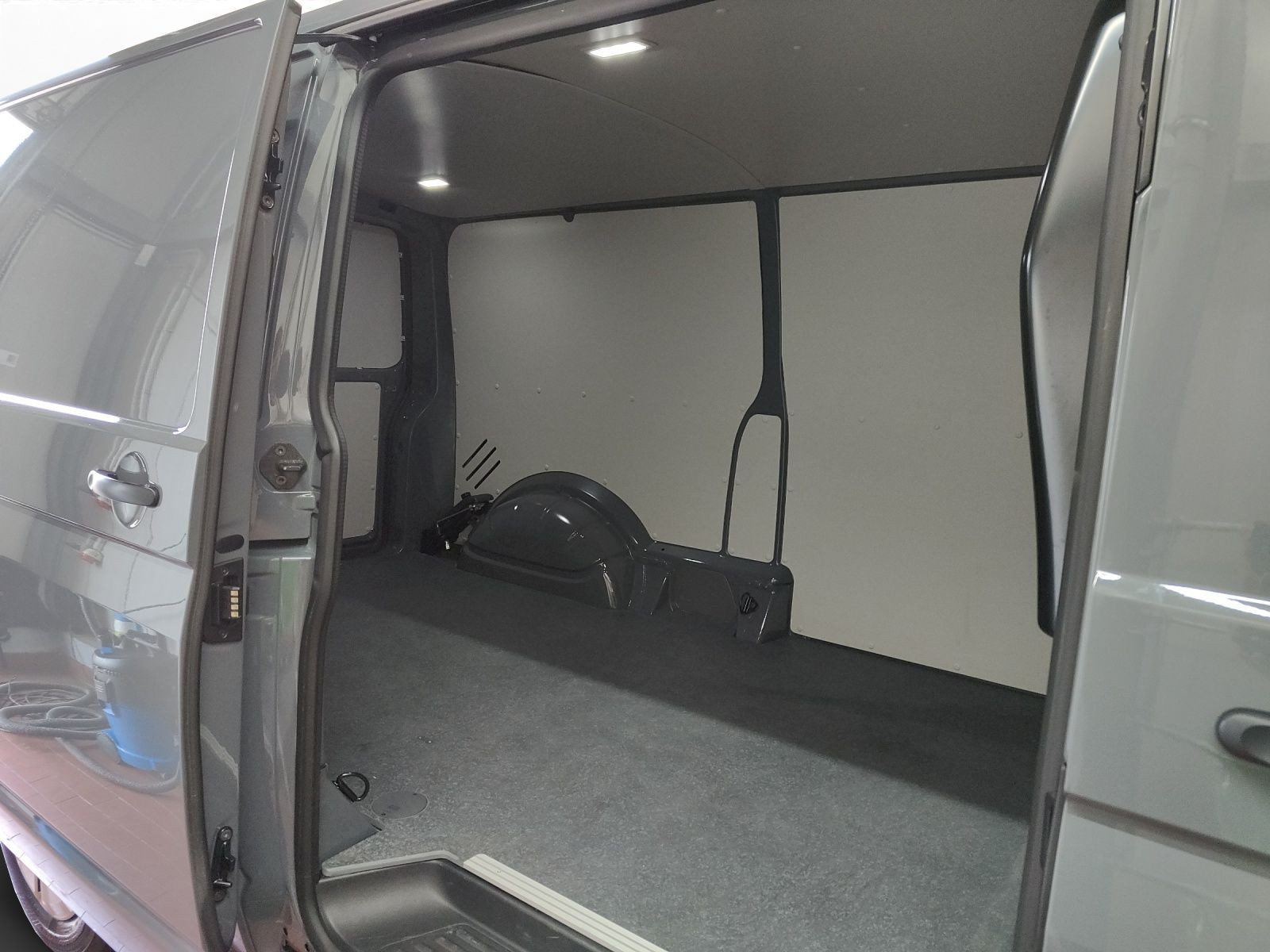Volkswagen - T6.1 Transporter_4