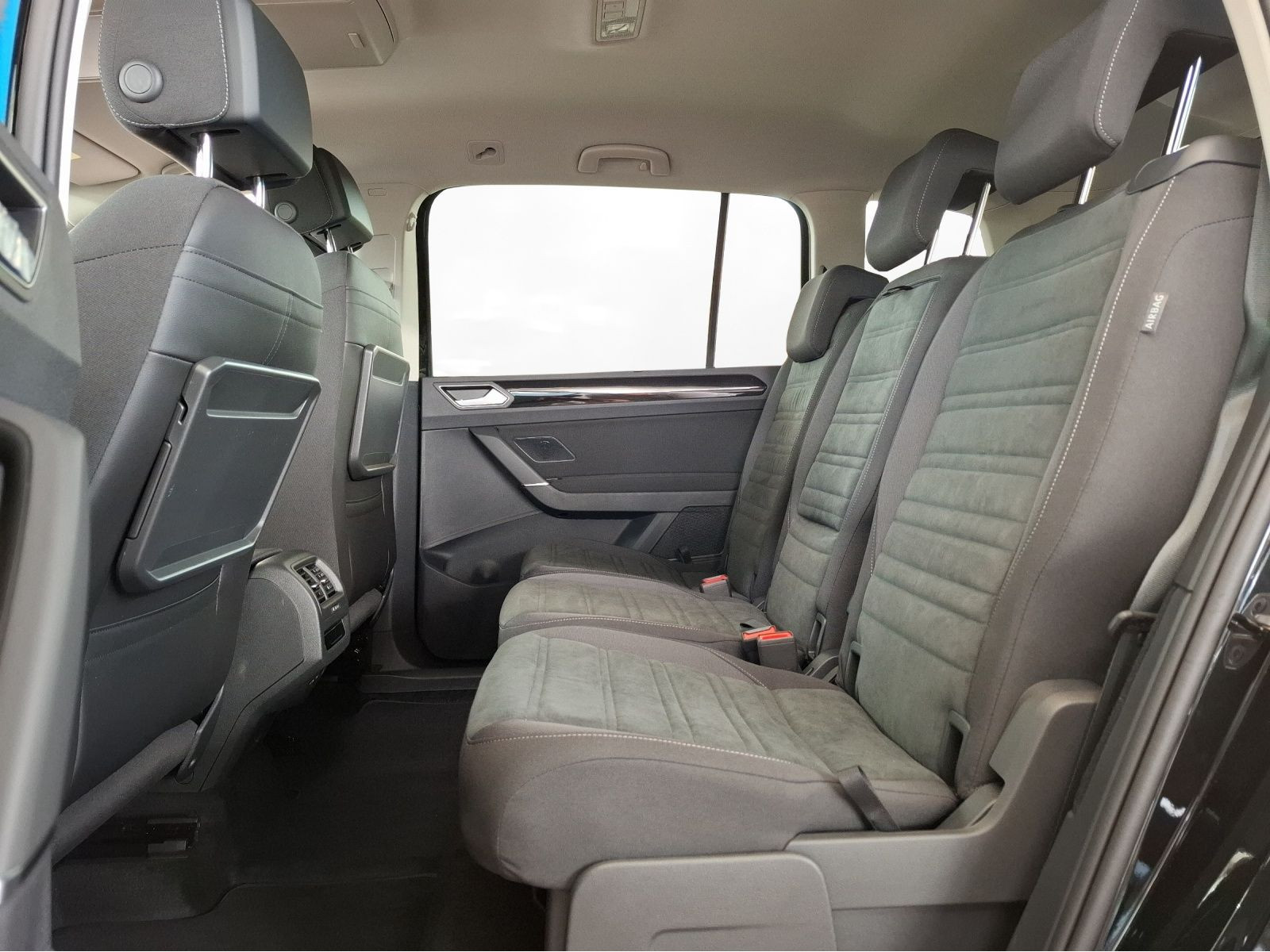 Volkswagen - Touran_5