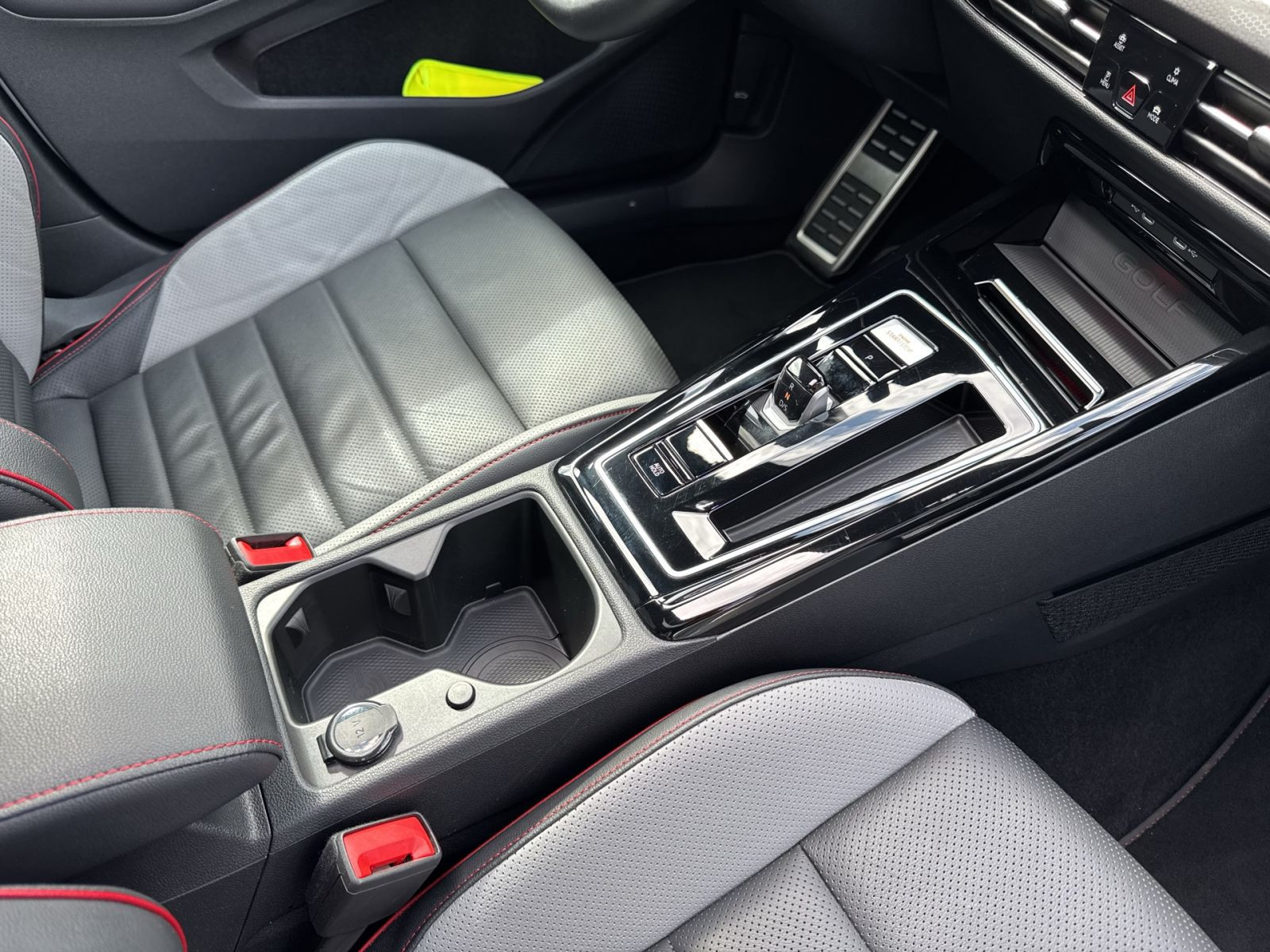 Volkswagen - Golf GTI_29