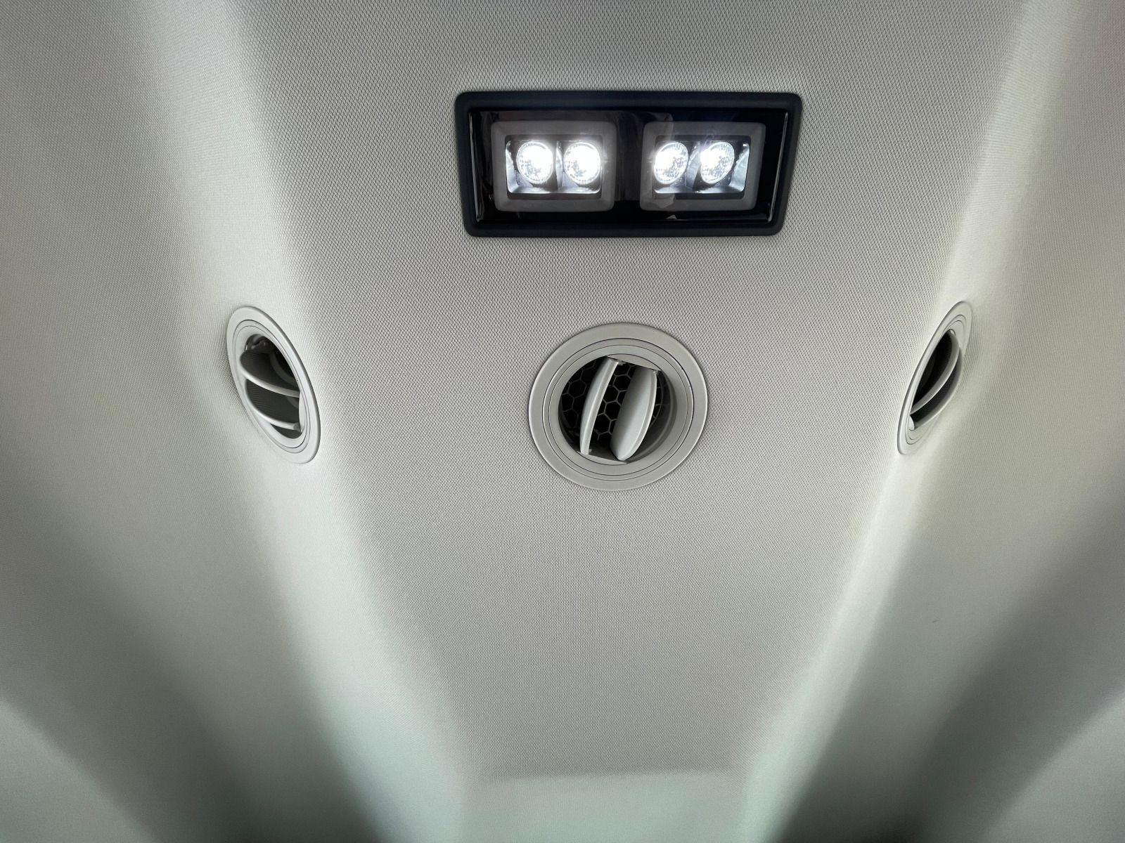 Volkswagen - Caddy Maxi_10