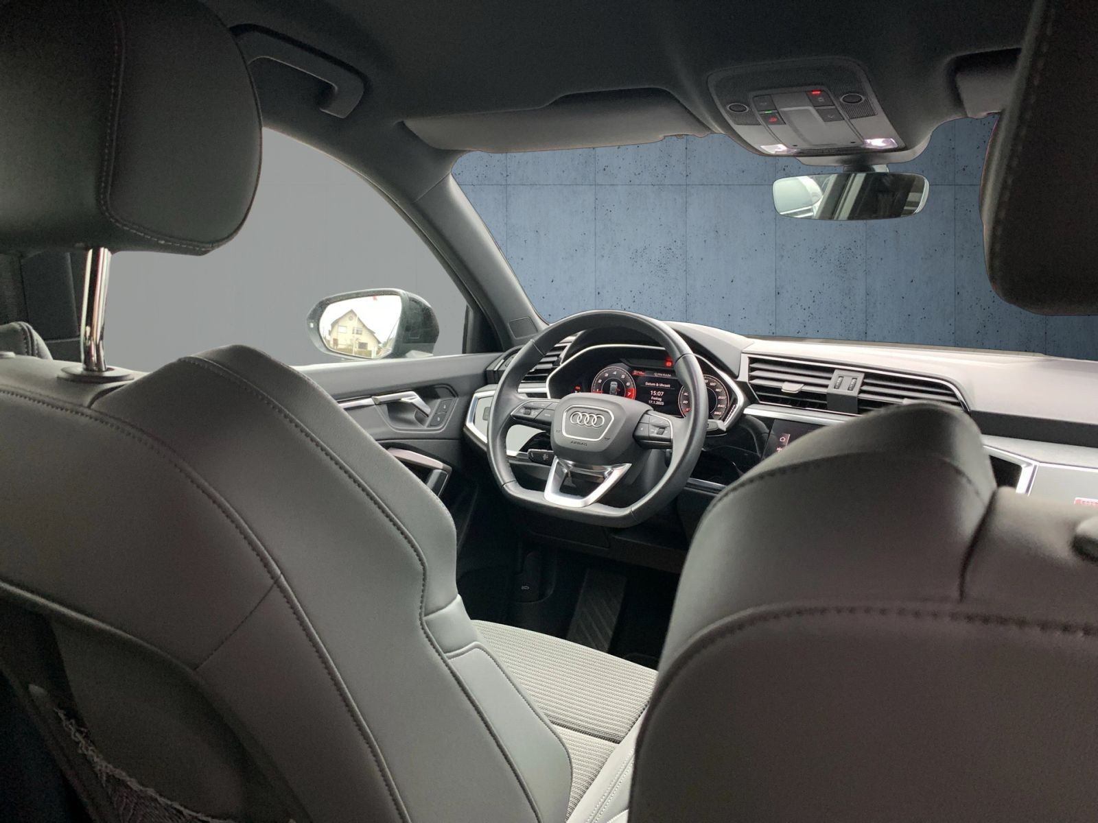 Audi - Q3_21