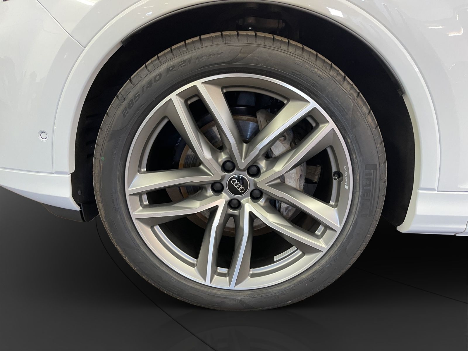 Audi - Q7_12