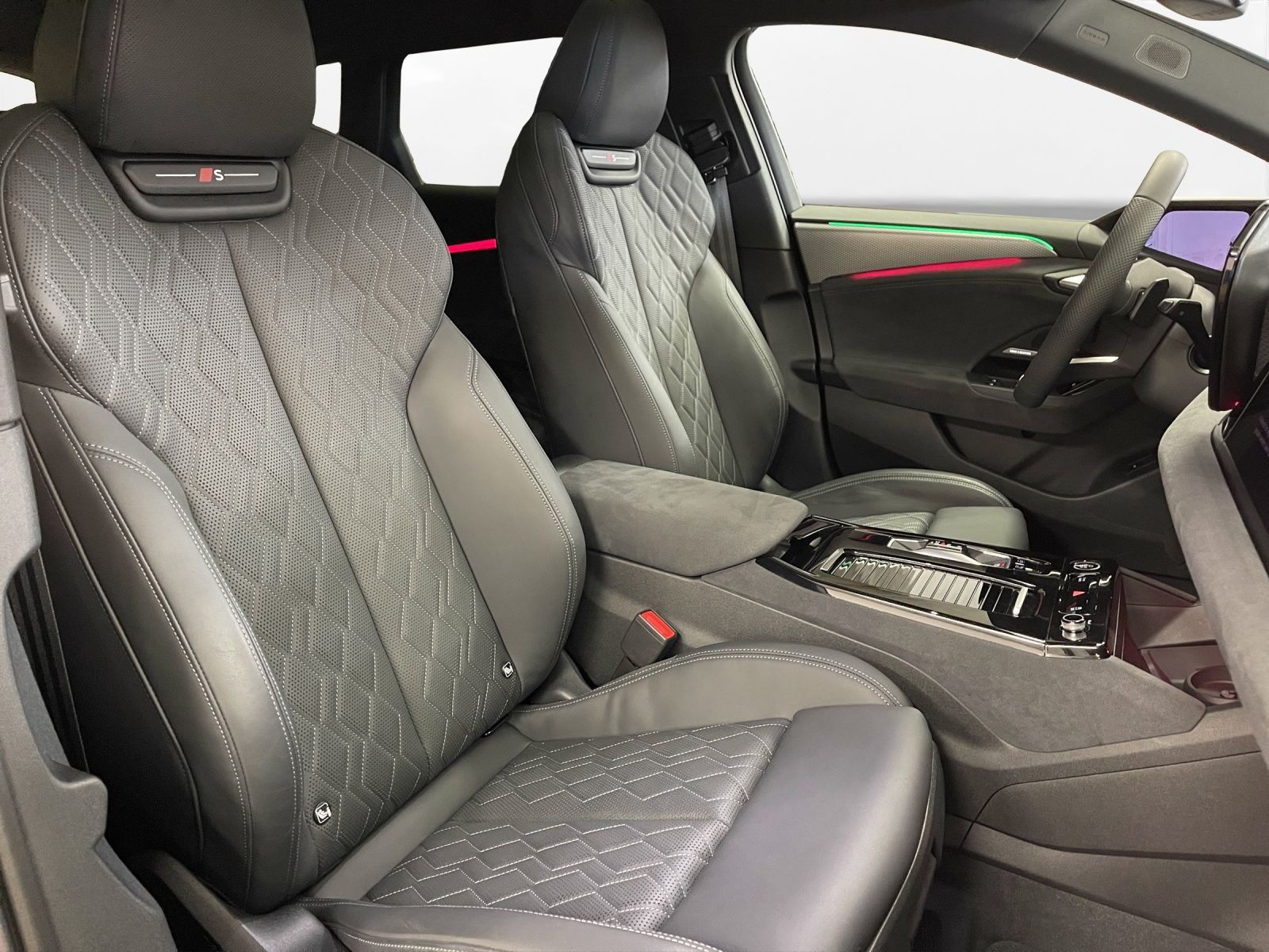 Audi - A6 Avant e-tron_18