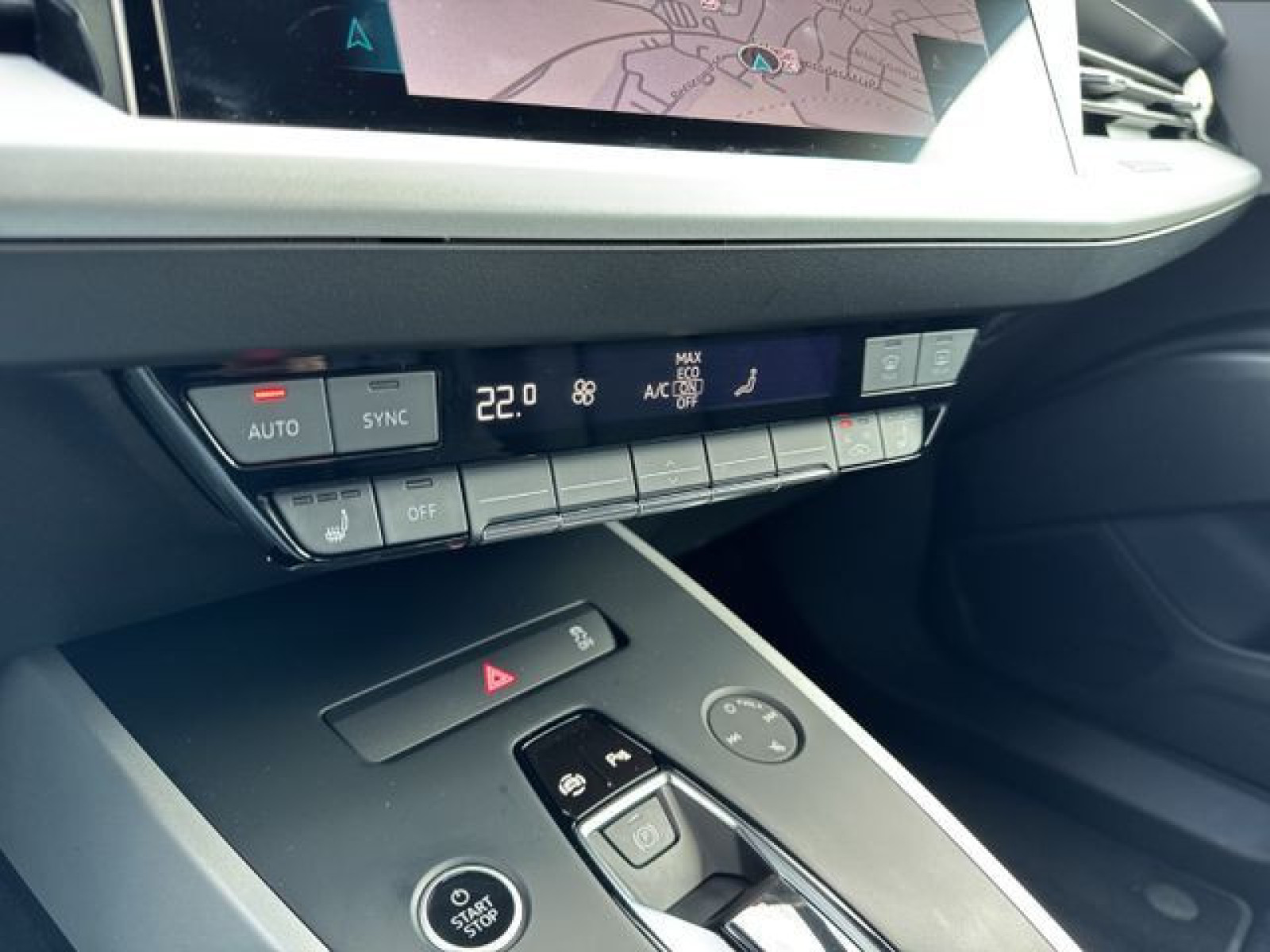 Audi - Q4_29