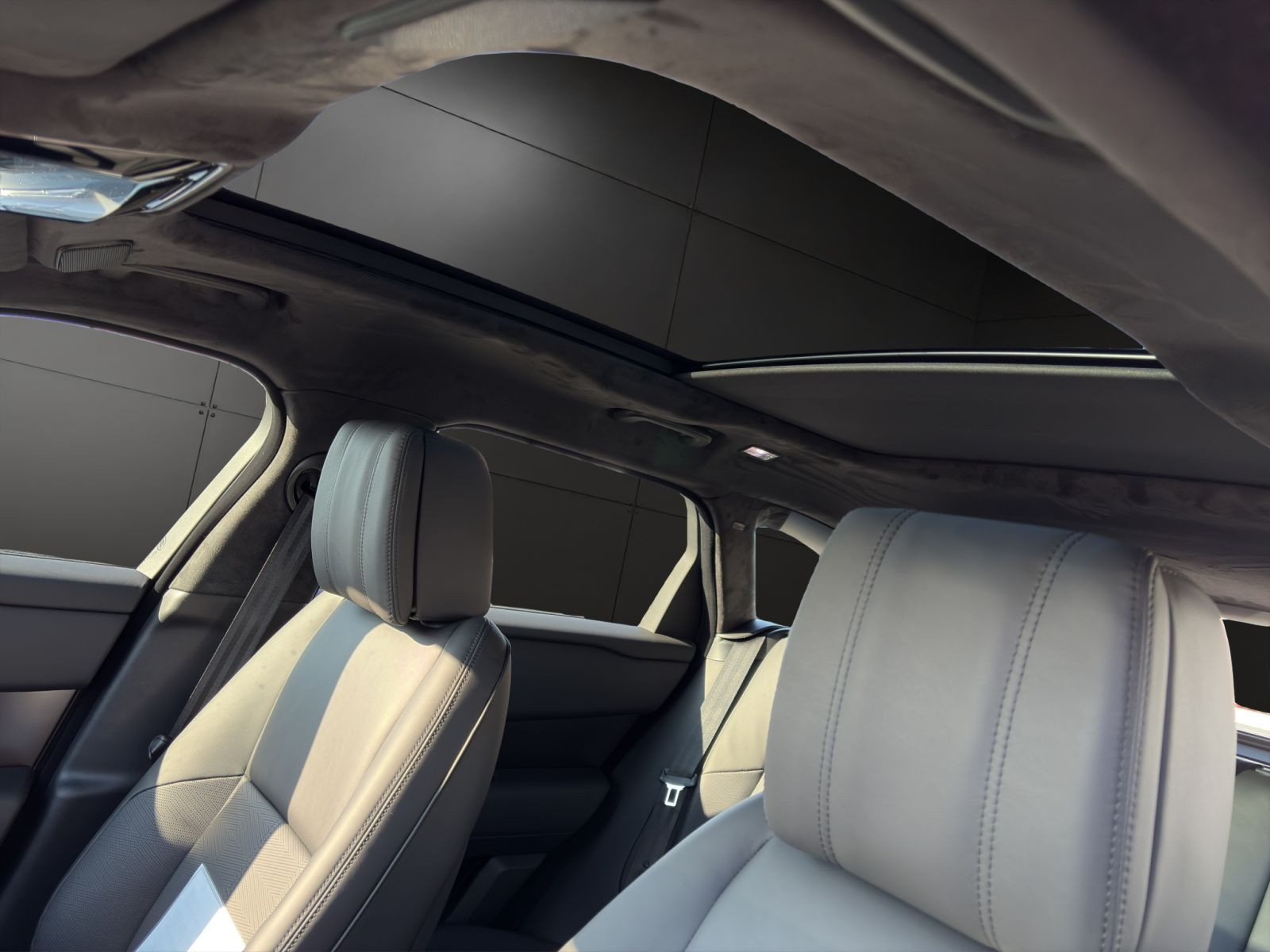 Land Rover - Range Rover Velar_9