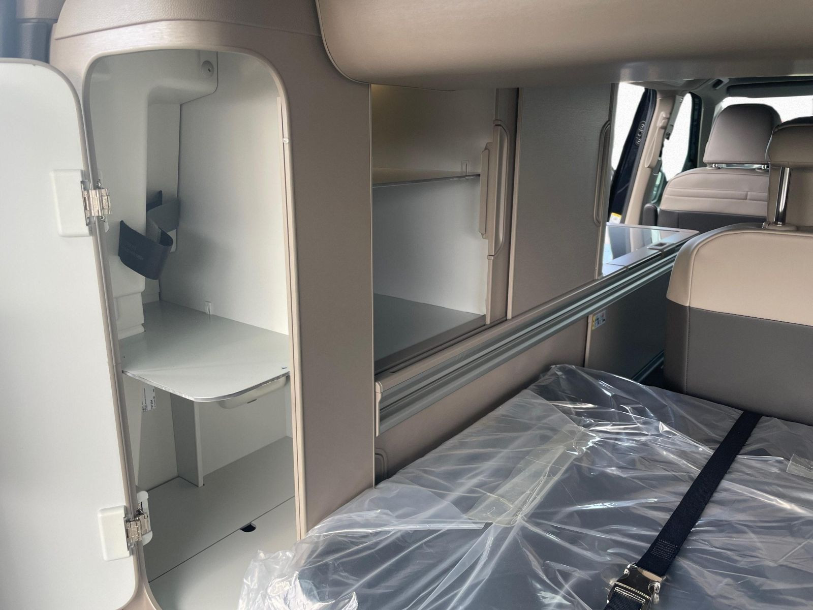 Volkswagen - California_12
