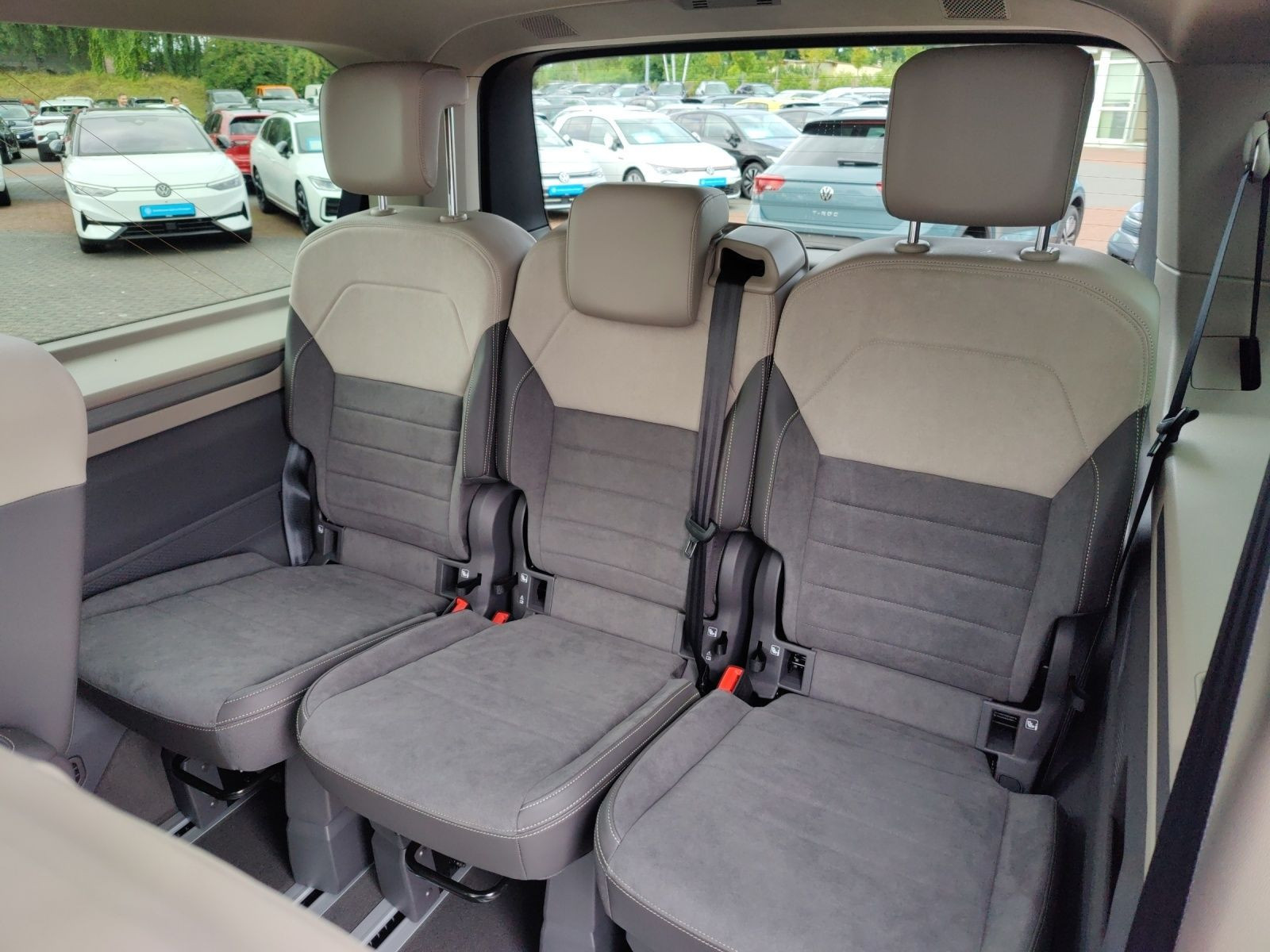 Volkswagen - Multivan_19