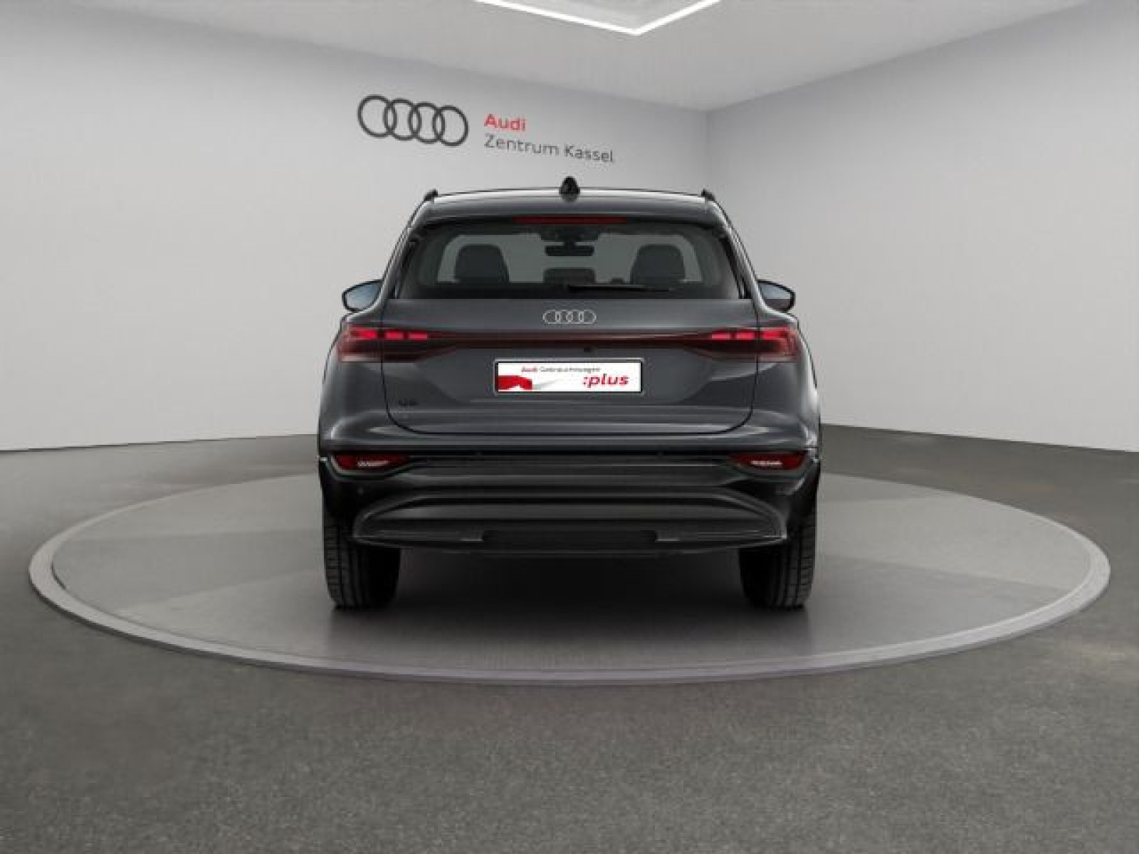 Audi - Q6 SUV e-tron_5