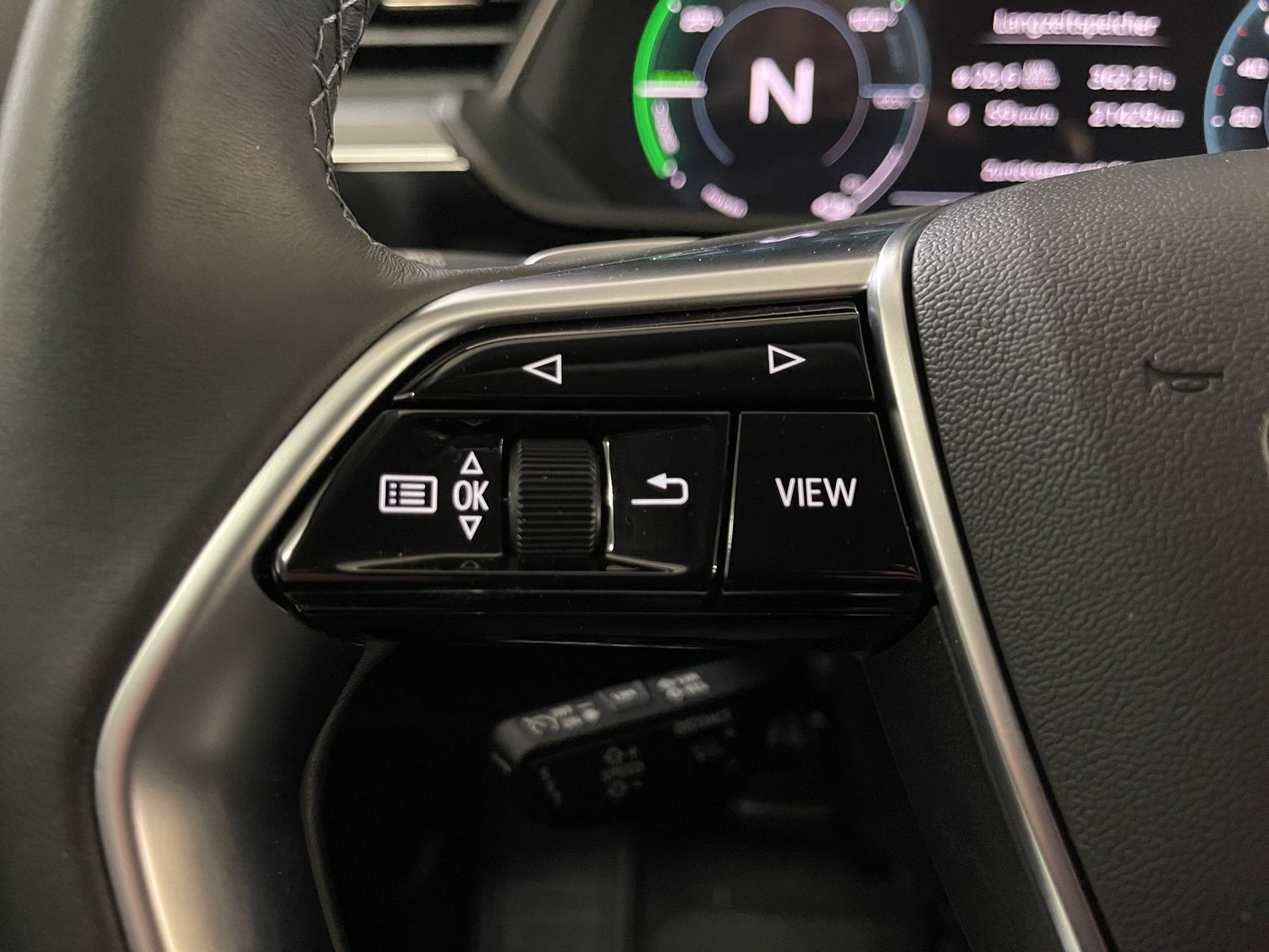 Audi - Q8 e-tron_24
