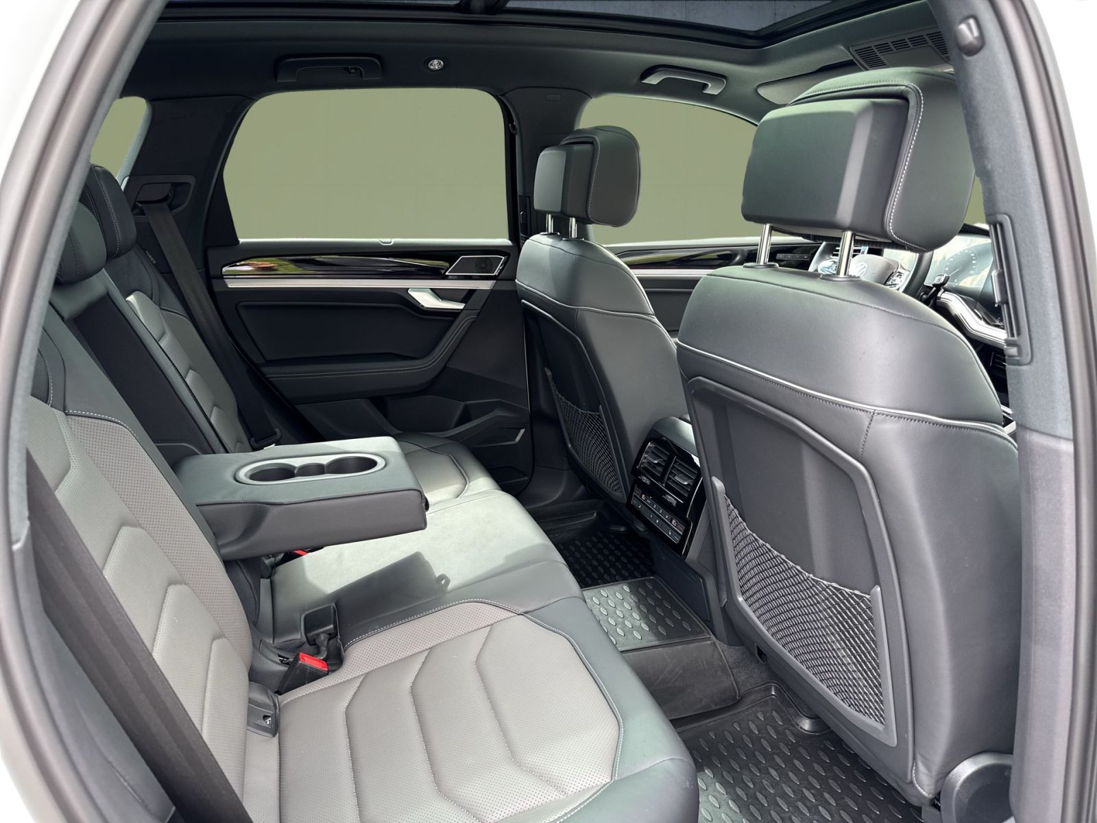 Volkswagen - Touareg_20