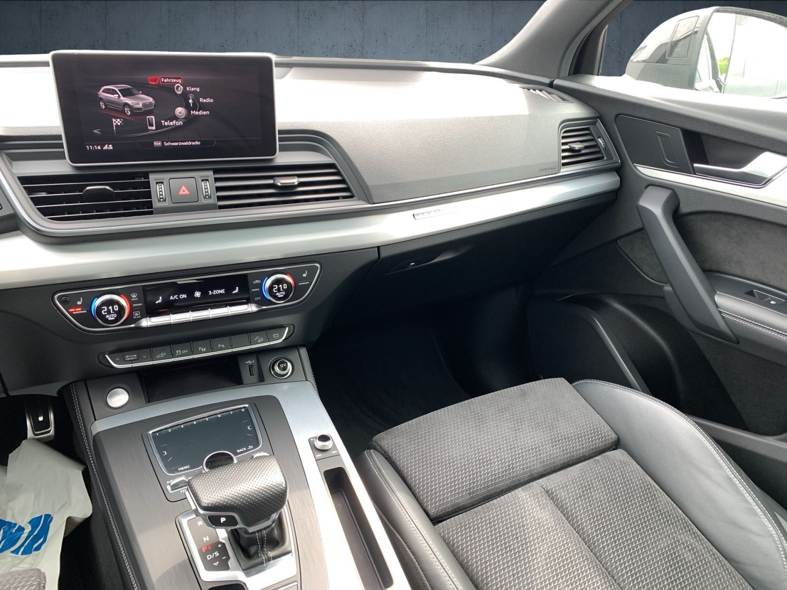 Audi - Q5_24