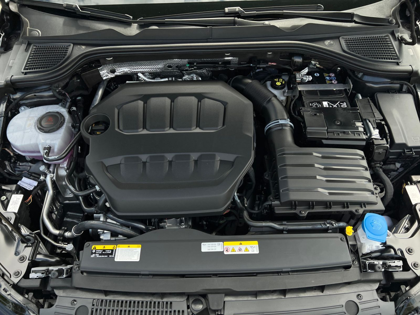 Volkswagen - Golf GTI_21