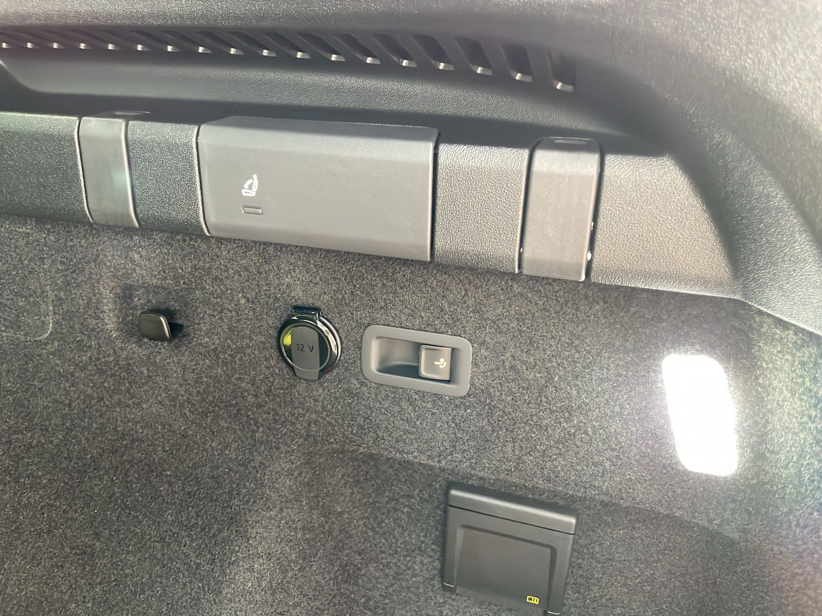 Volkswagen - Tayron_16