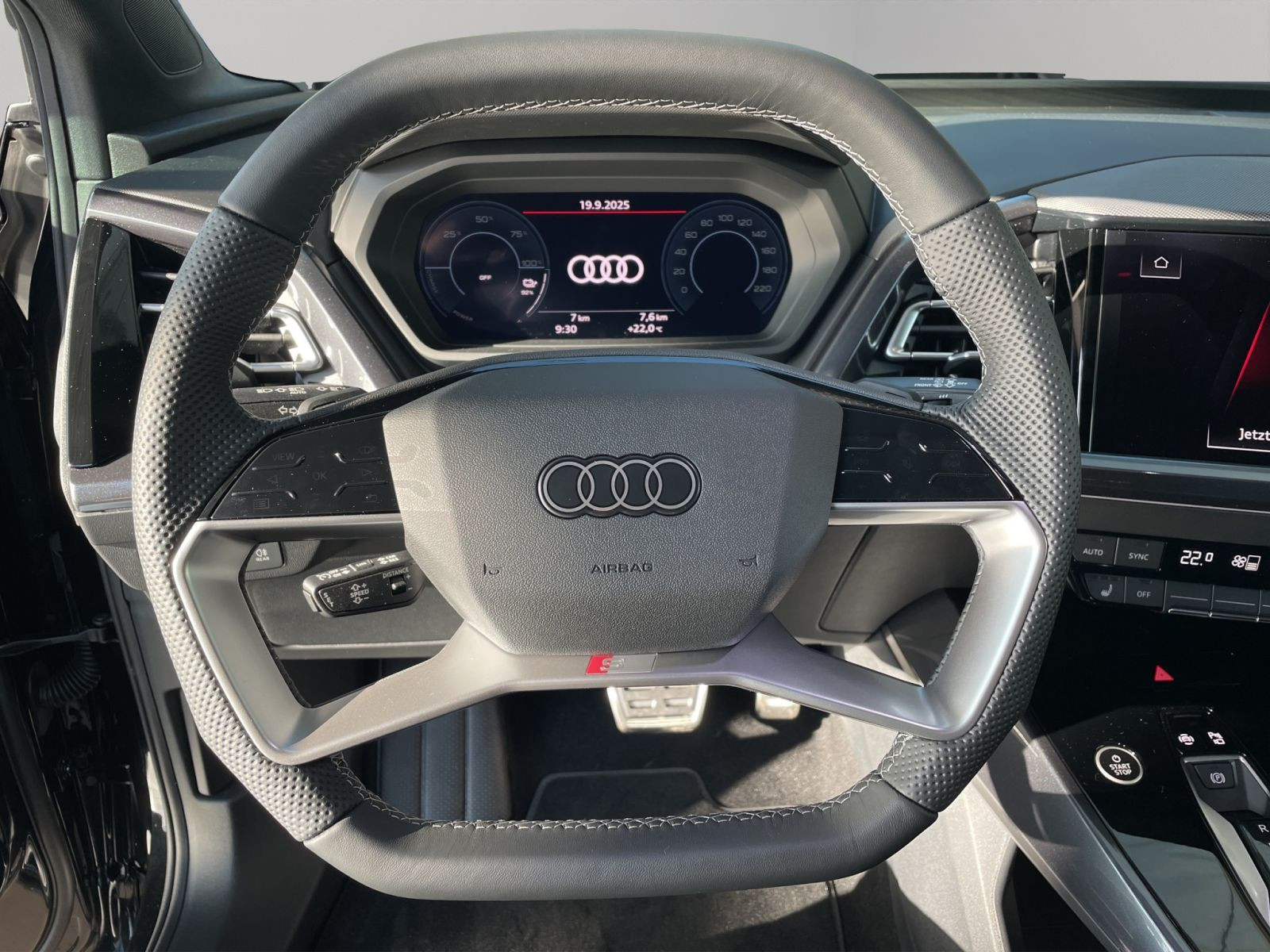 Audi - Q4_12