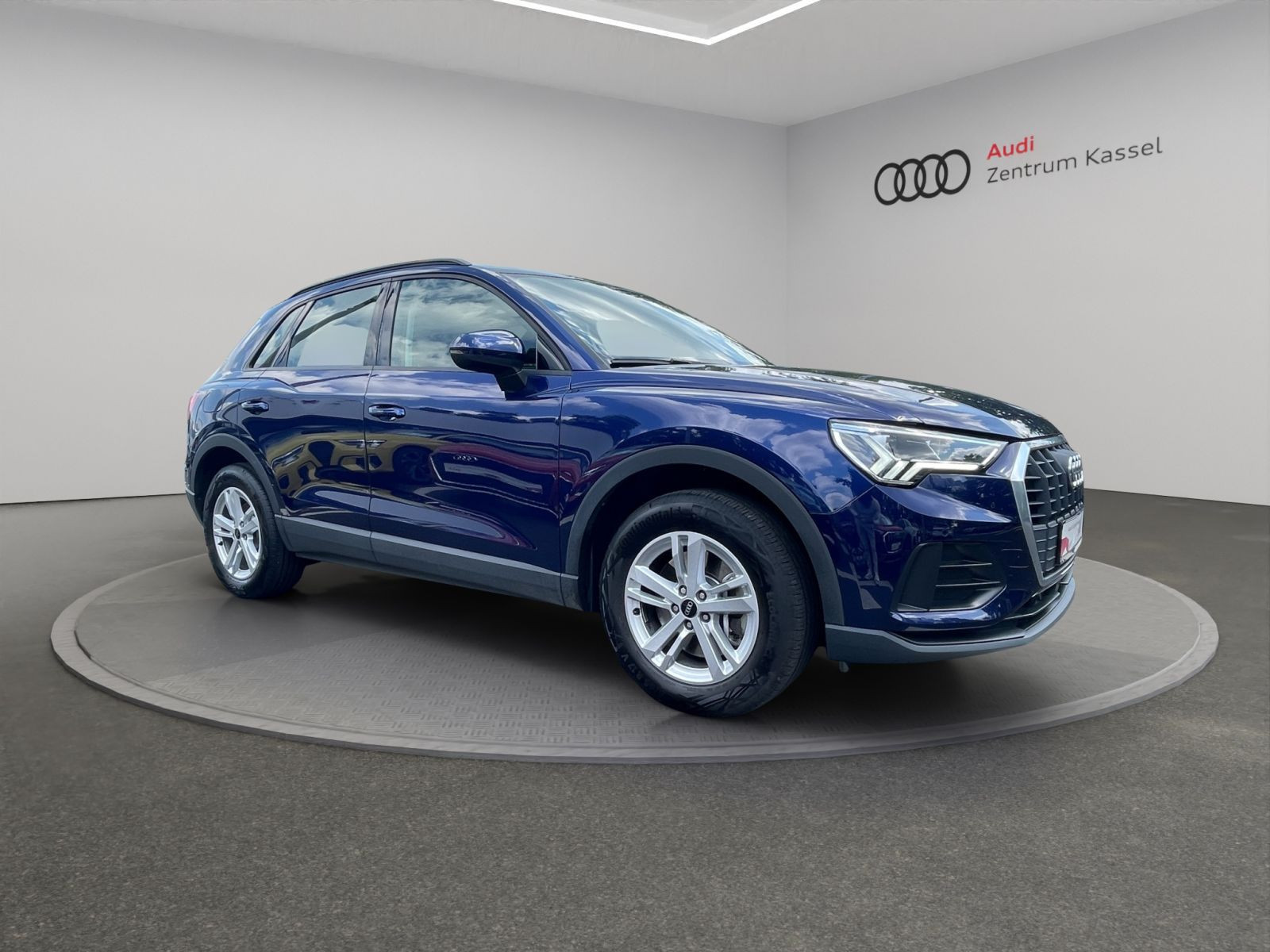 Audi - Q3_9