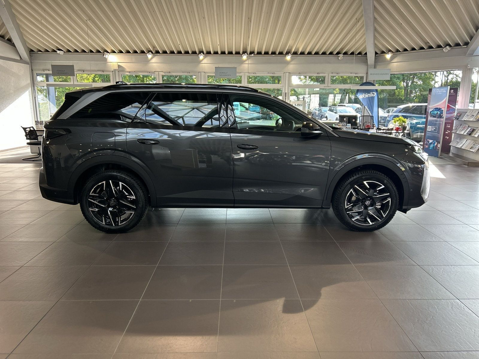 Peugeot - 5008_5