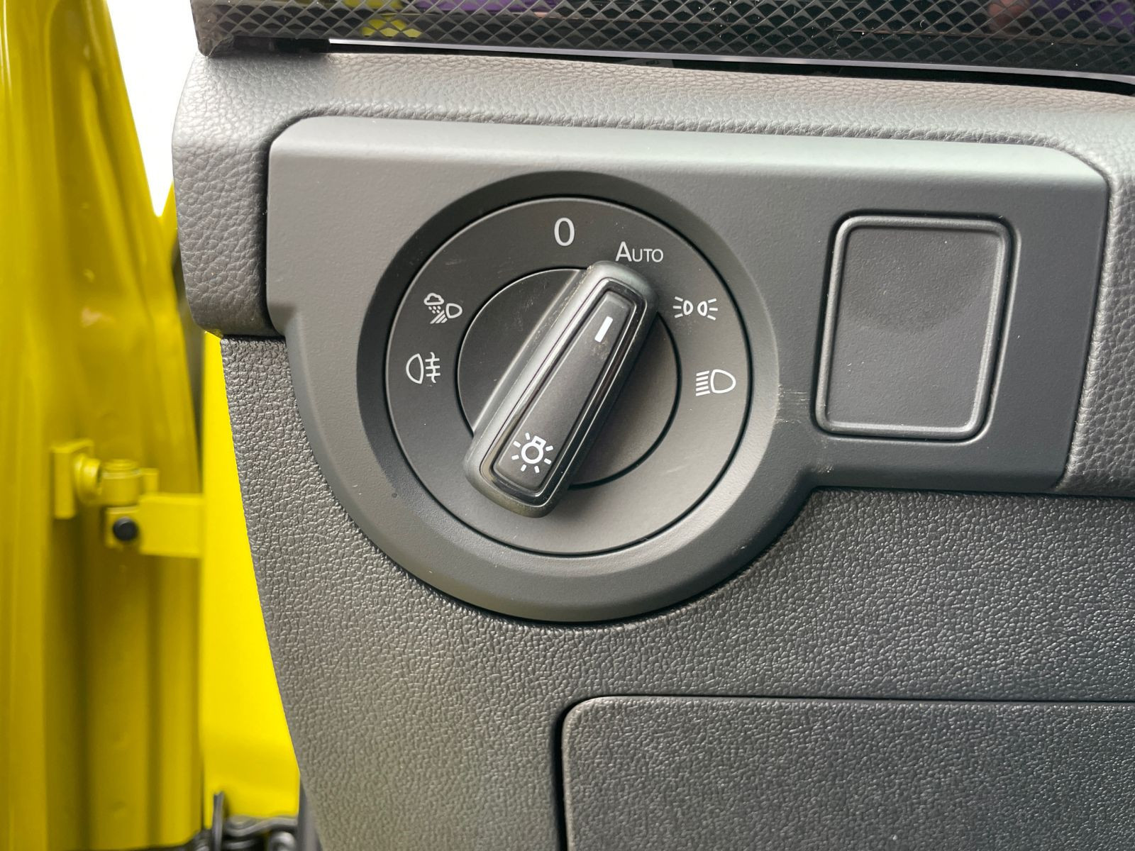 Volkswagen - T-Cross_14
