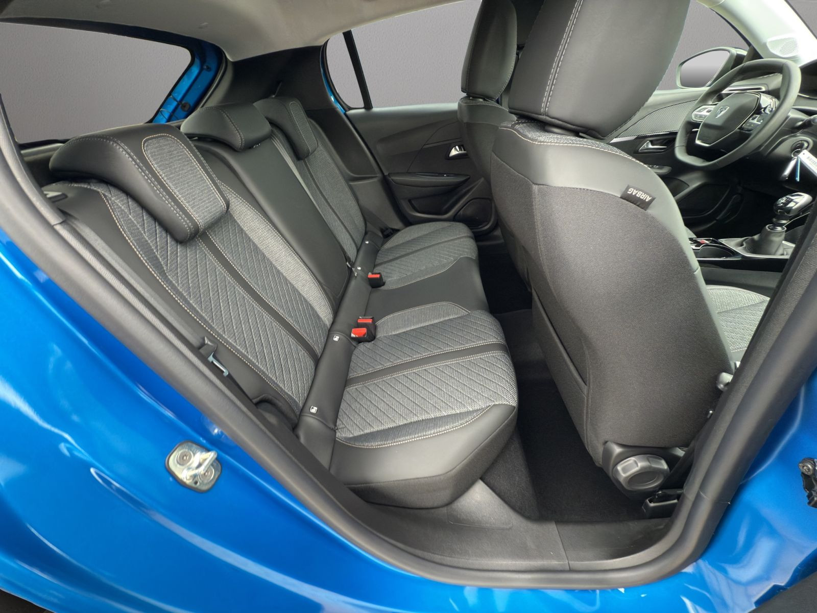 Peugeot - 208_17