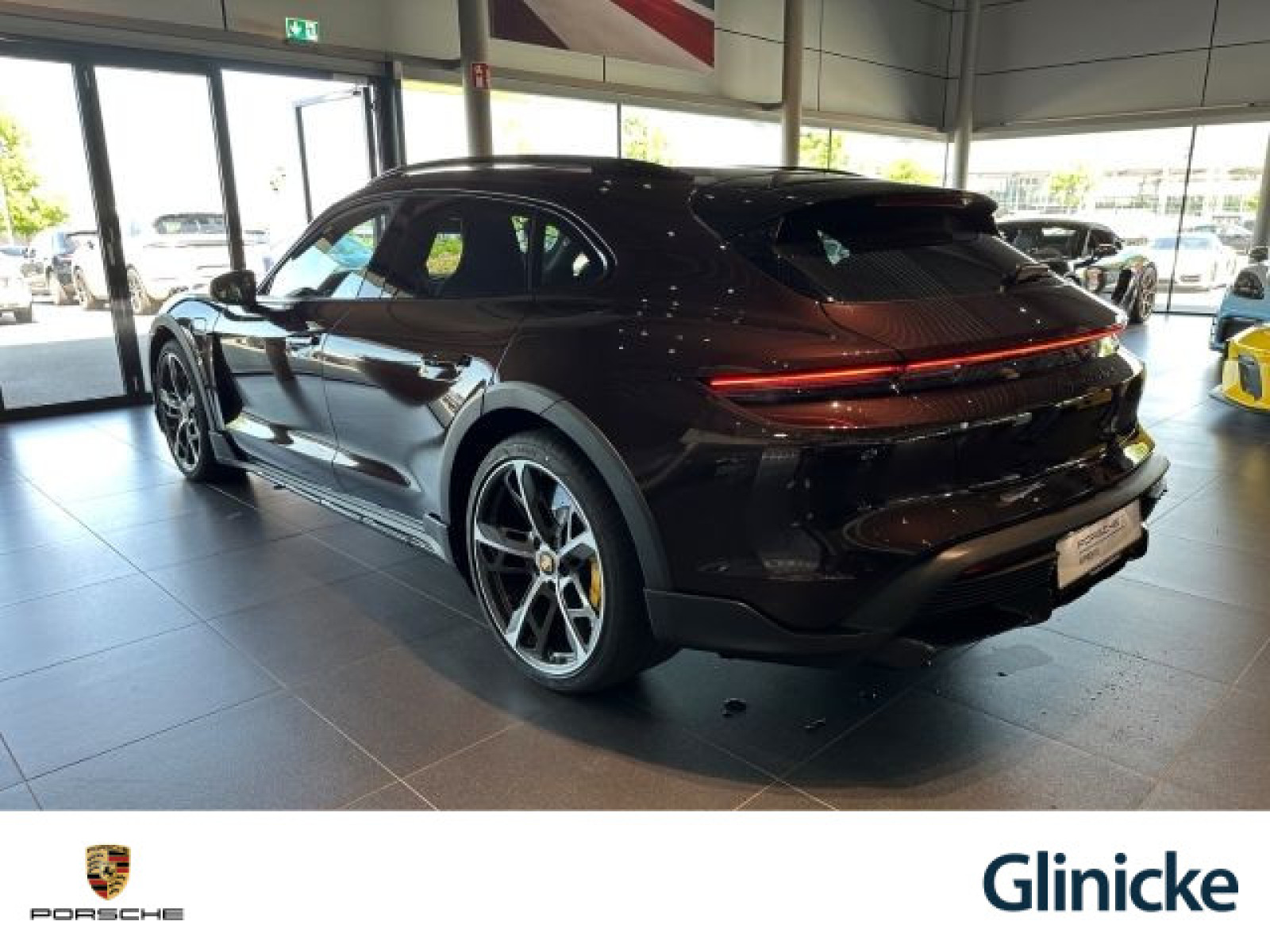 Porsche - Taycan_3