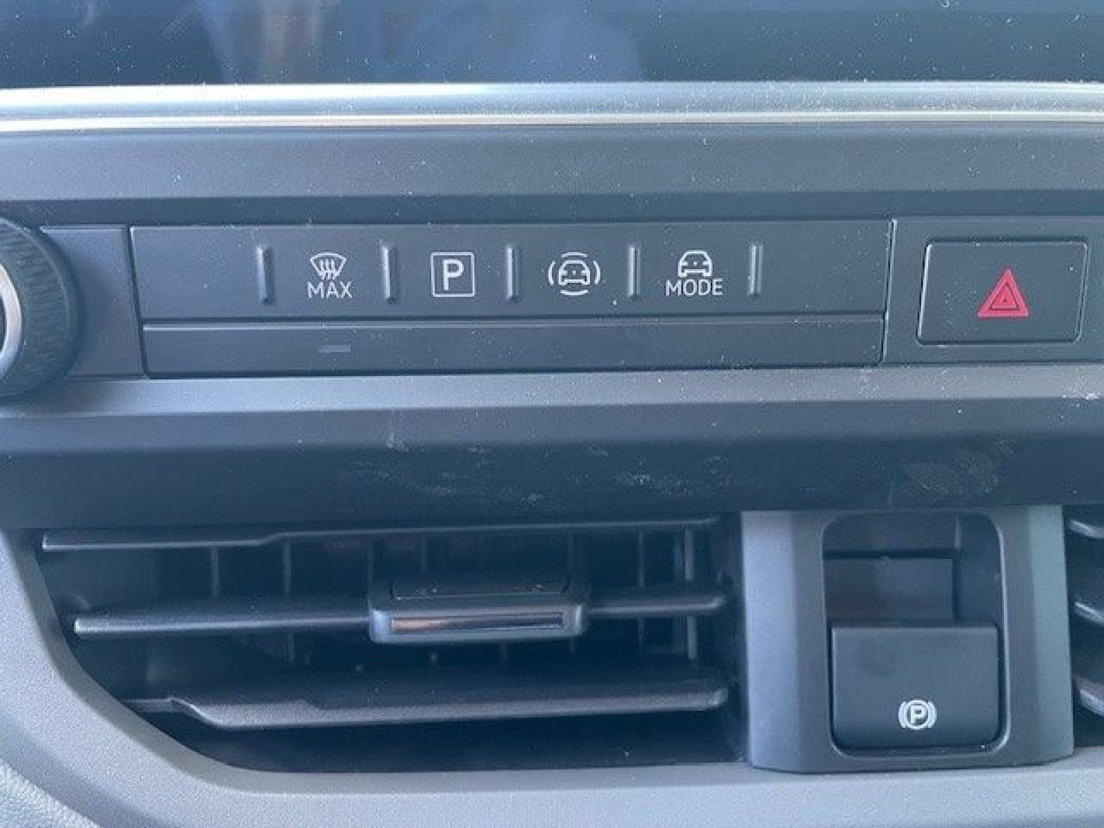 Volkswagen - T7 Transporter_14