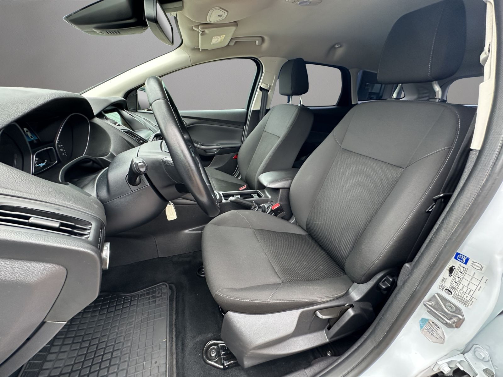 Ford - Focus_9