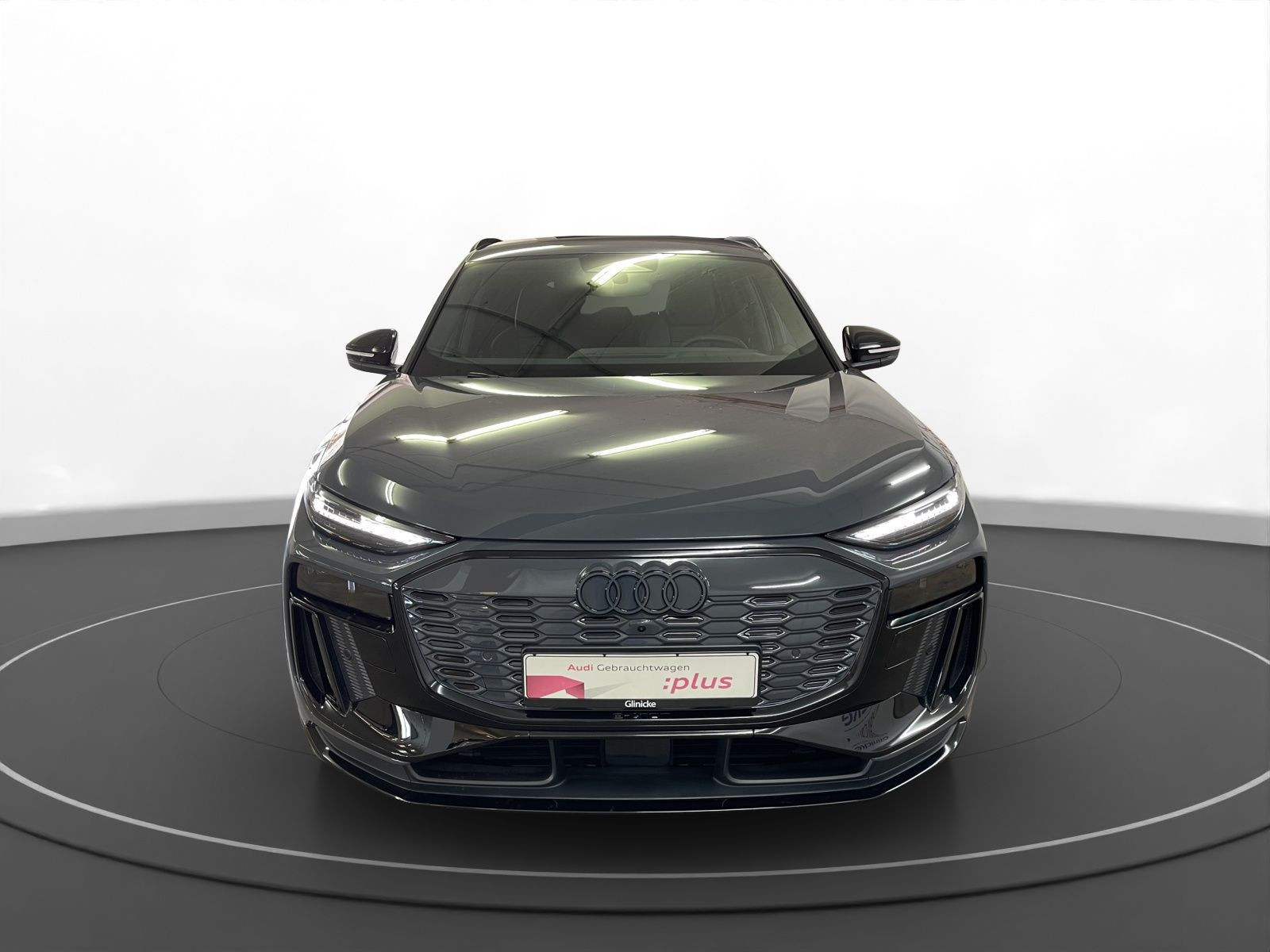 Audi - Q6 SUV e-tron_4