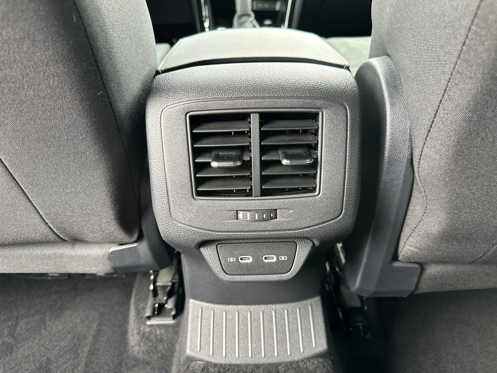 Volkswagen - T-Roc_20