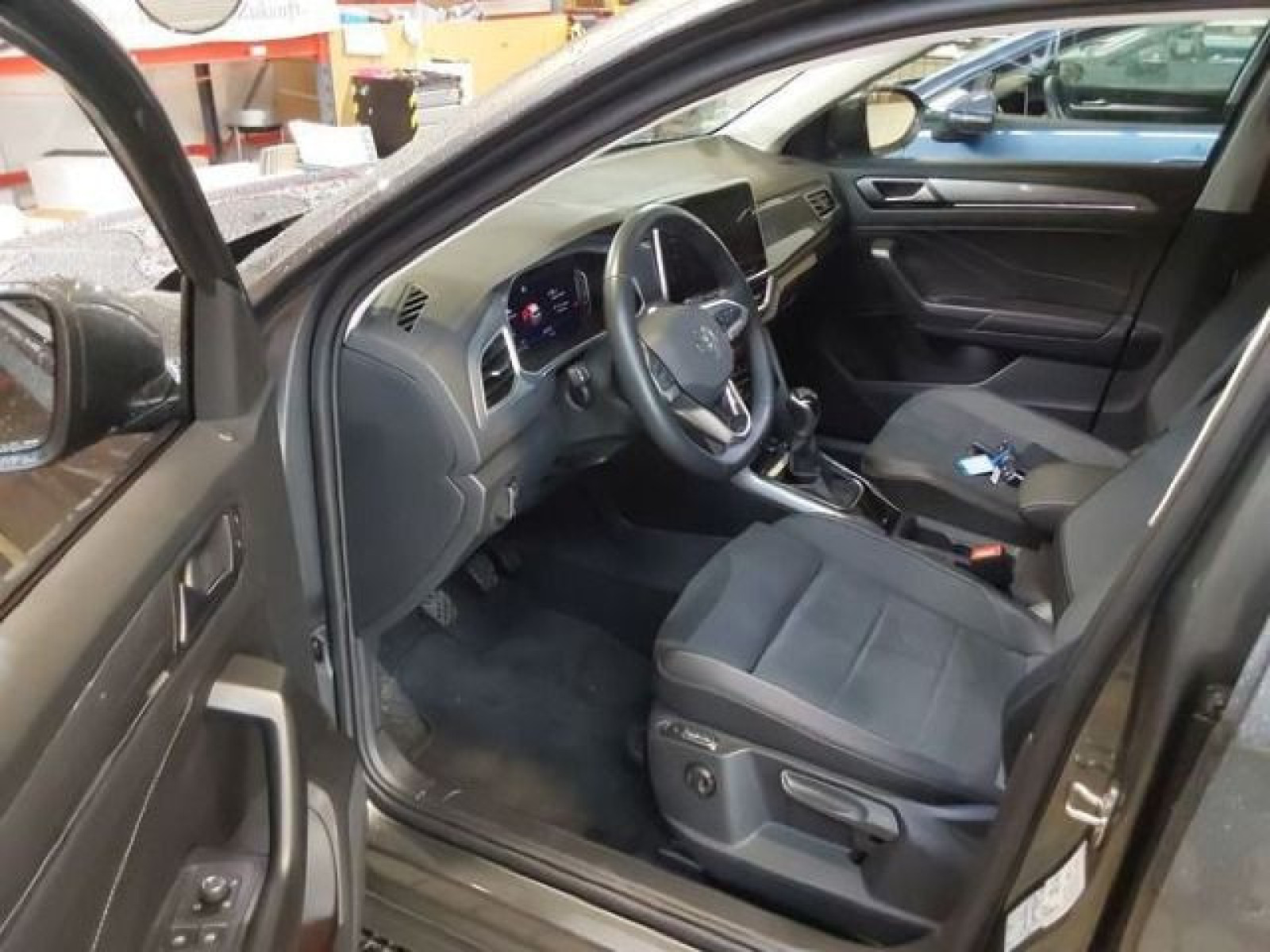 Volkswagen - T-Roc_5