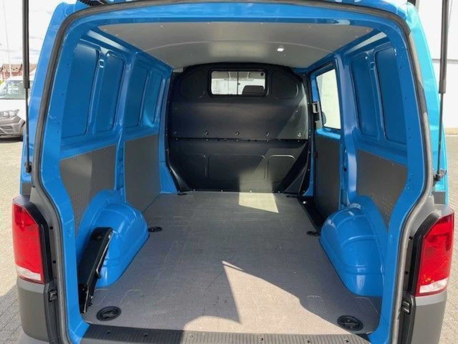 Volkswagen - T6.1 Transporter_13