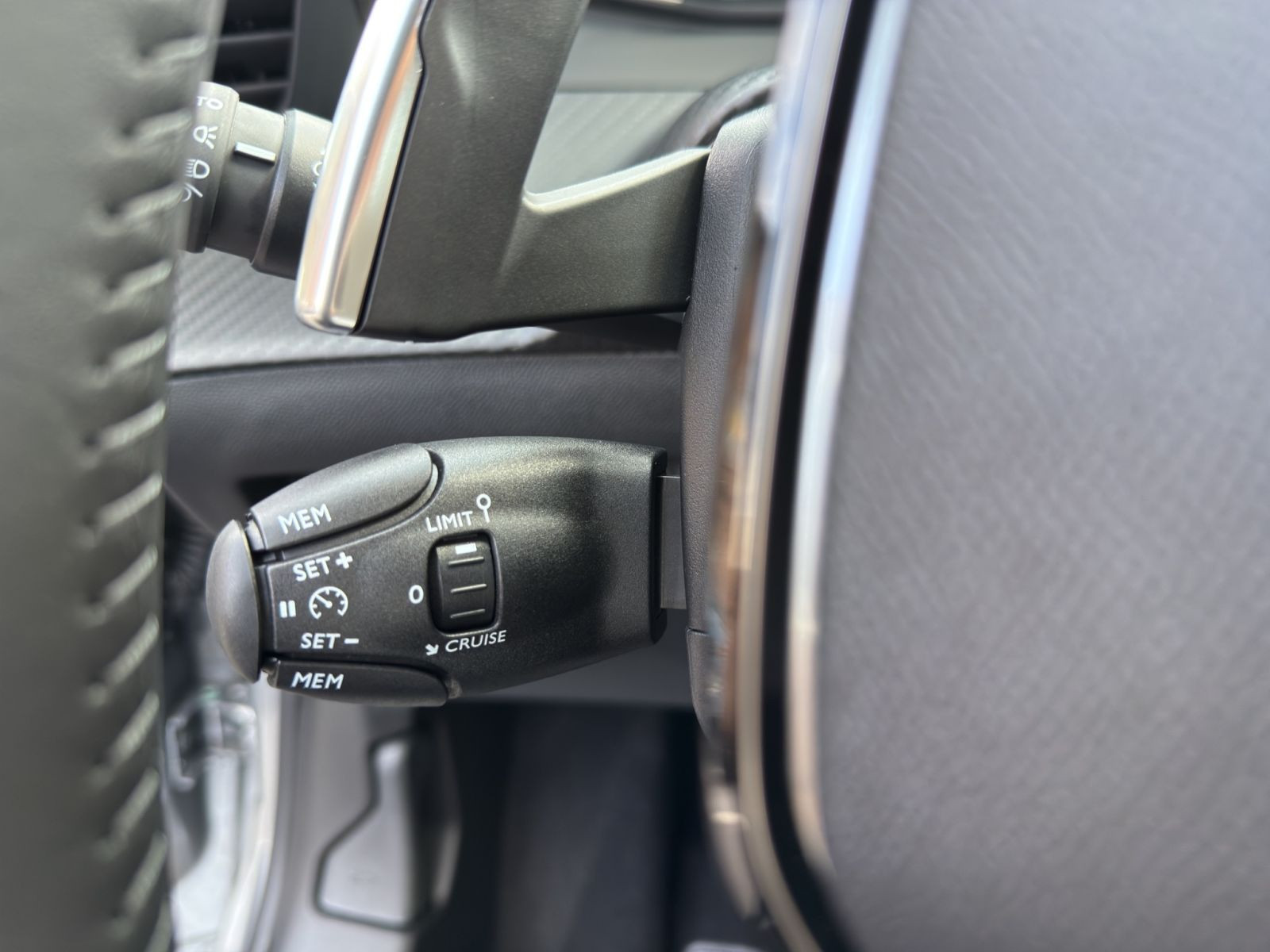 Peugeot - 208_16