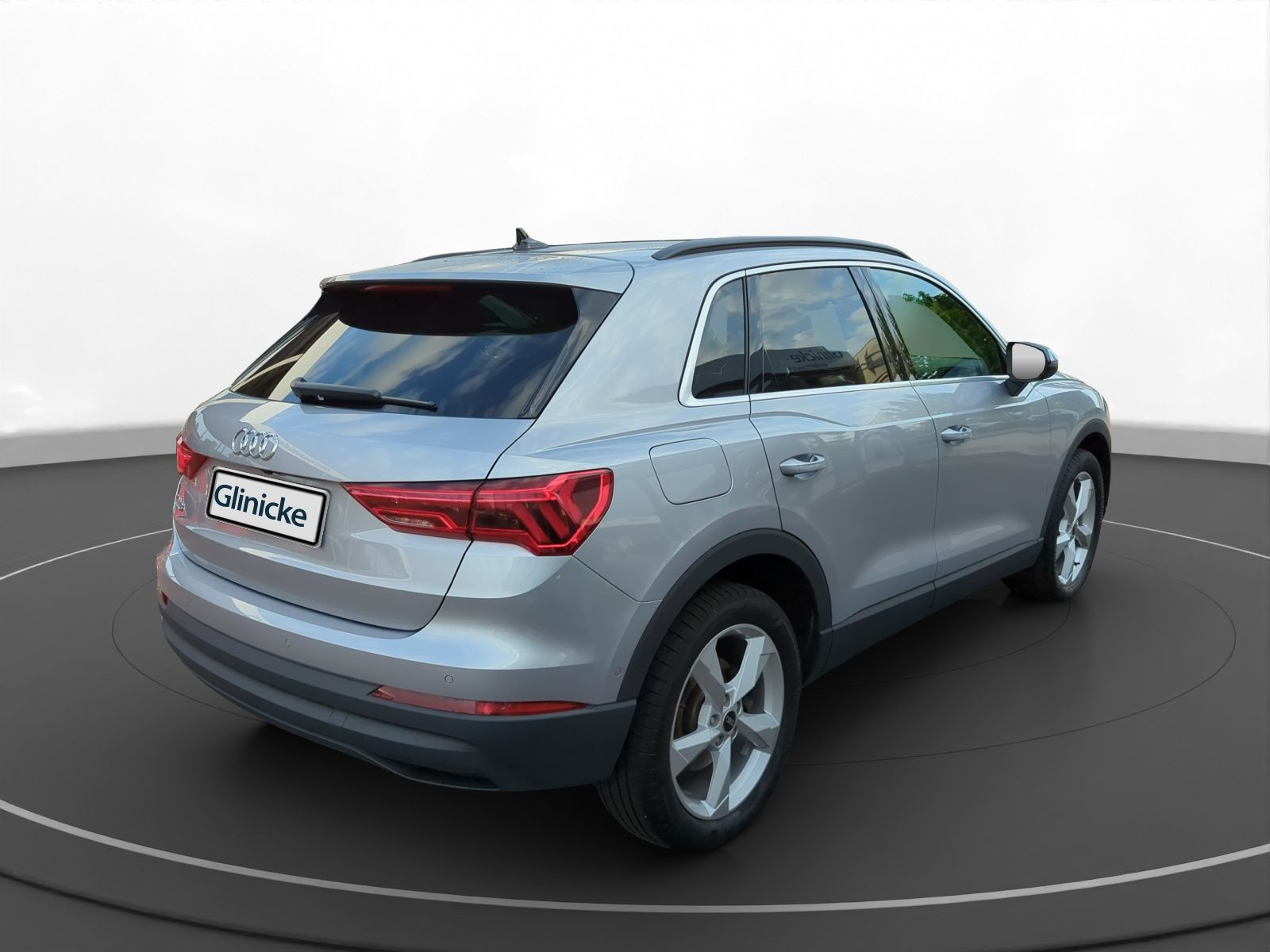 Audi - Q3_9