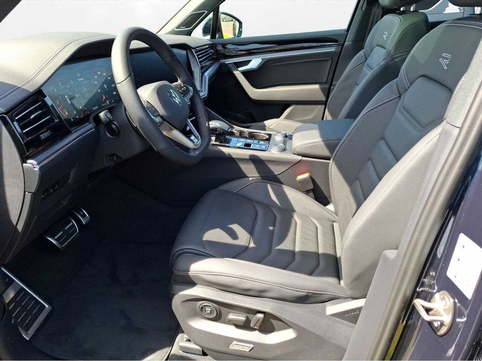 Volkswagen - Touareg_4