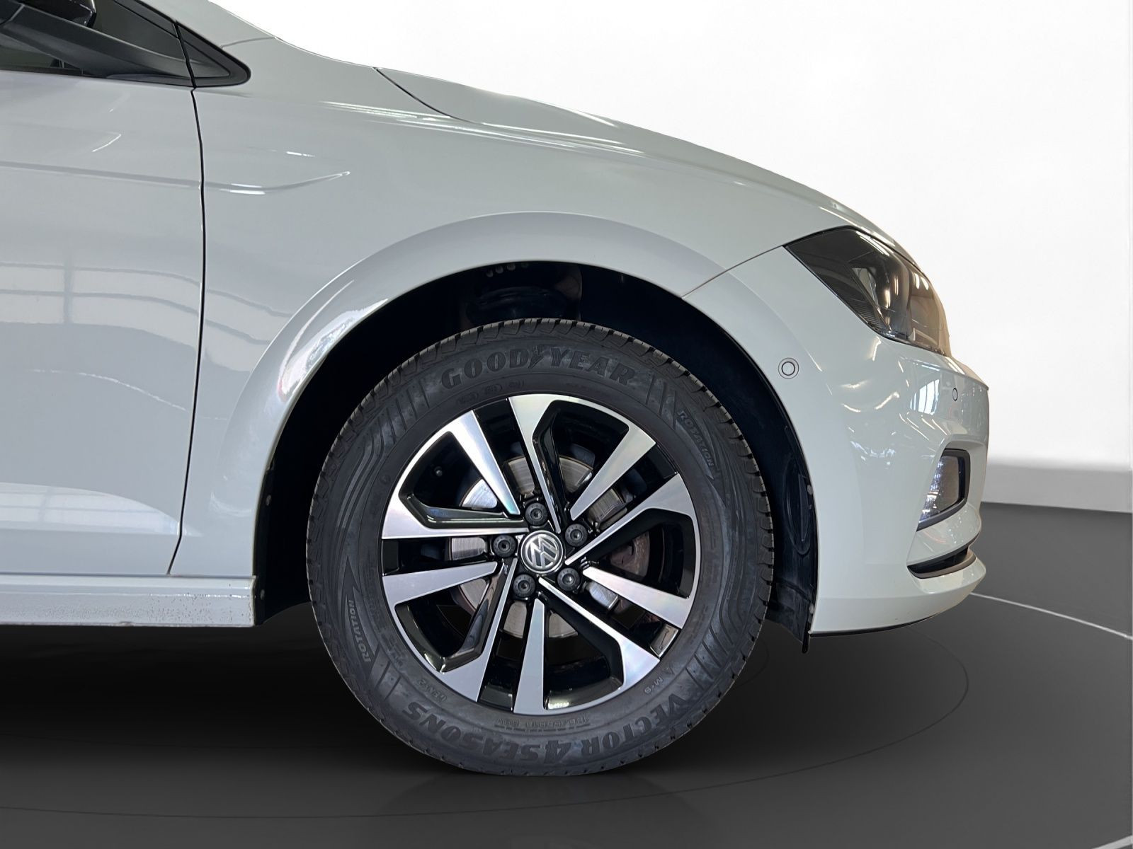 Volkswagen - Polo_15