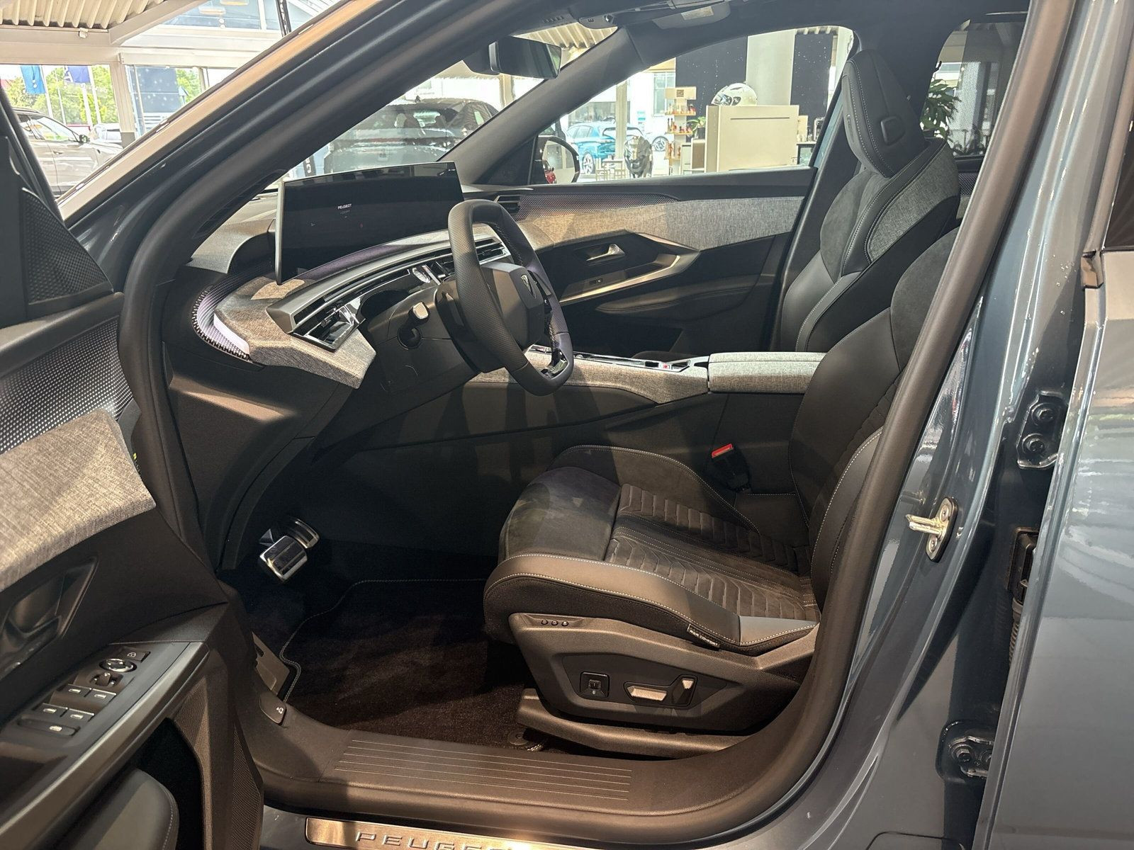 Peugeot - 5008_9