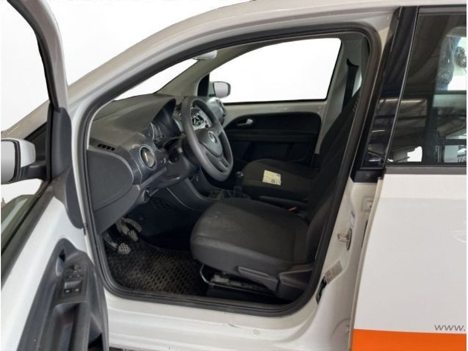 Volkswagen - up!_2