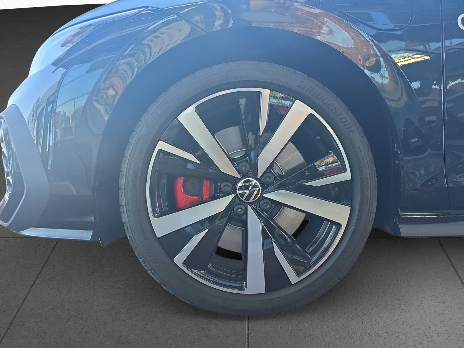 Volkswagen - Golf_8