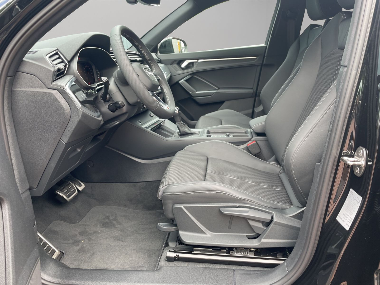 Audi - Q3 Sportback_11