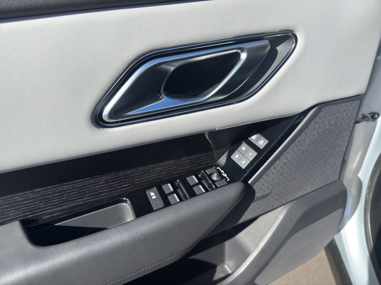 Land Rover - Range Rover Velar_12