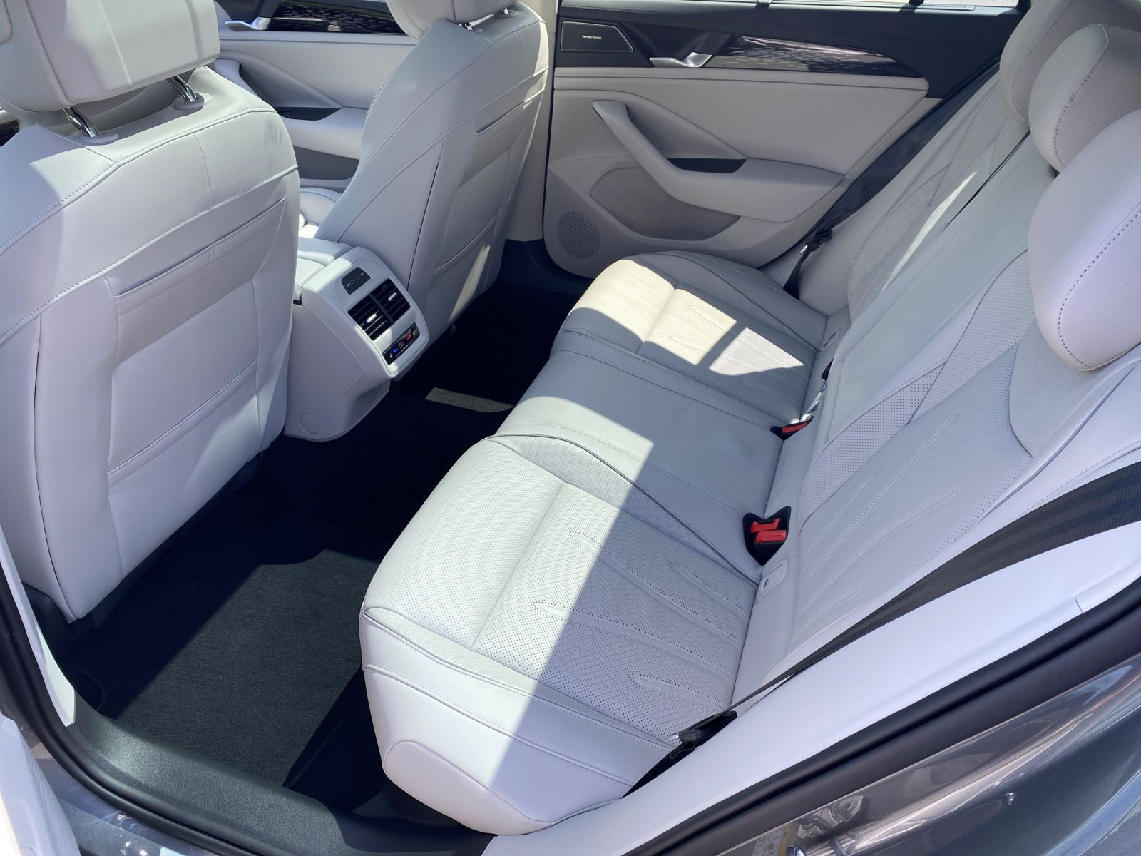 Volkswagen - Passat_14