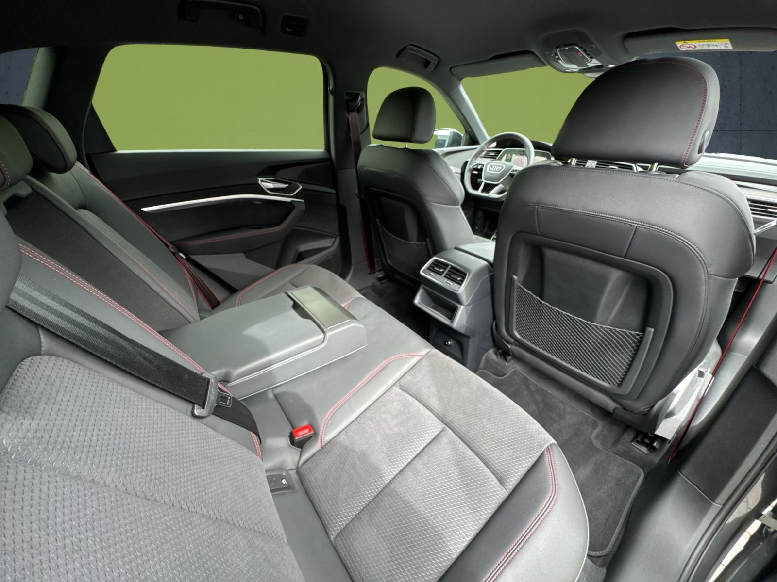 Audi - Q8 e-tron_20