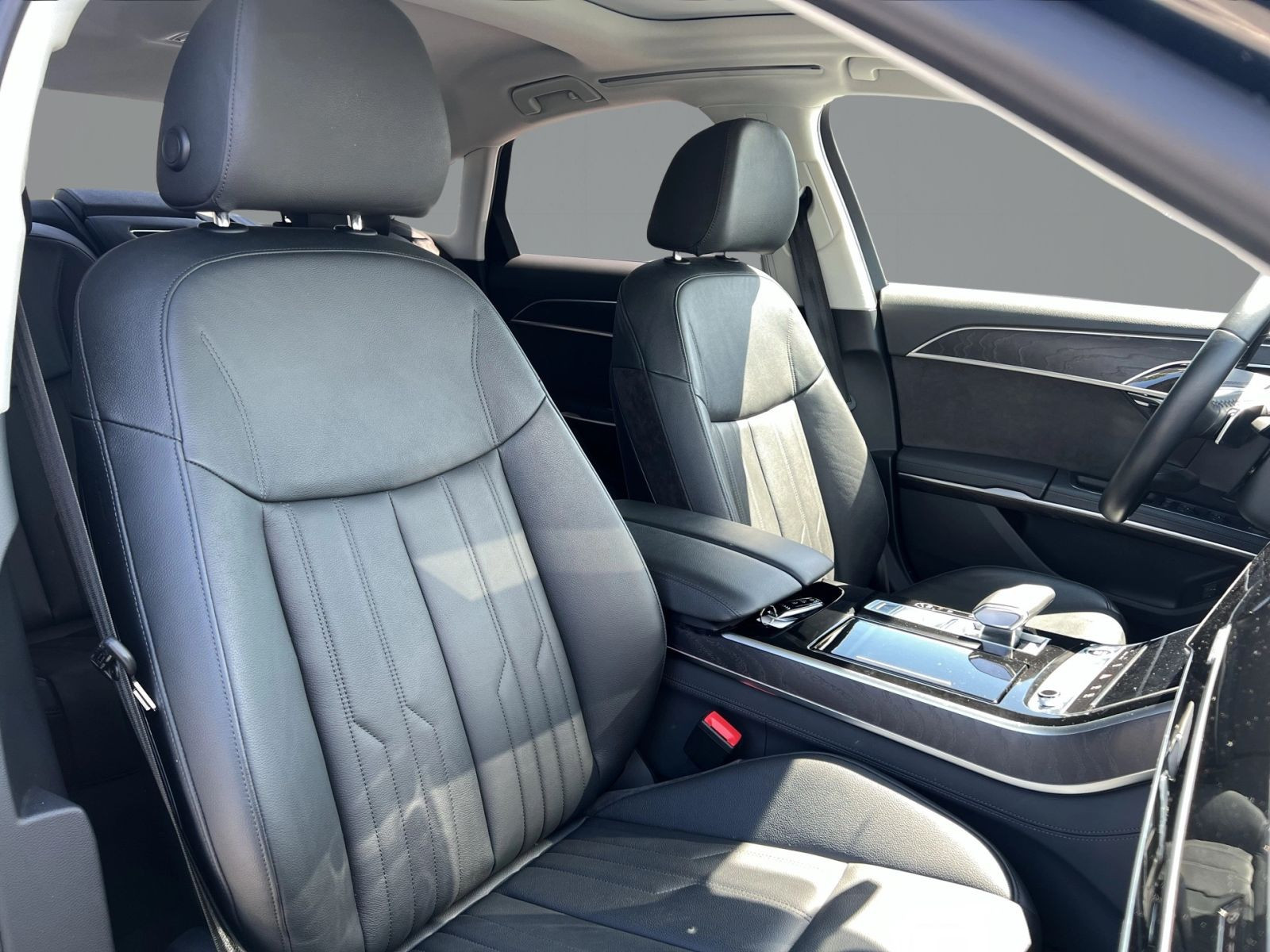 Audi - A8_19