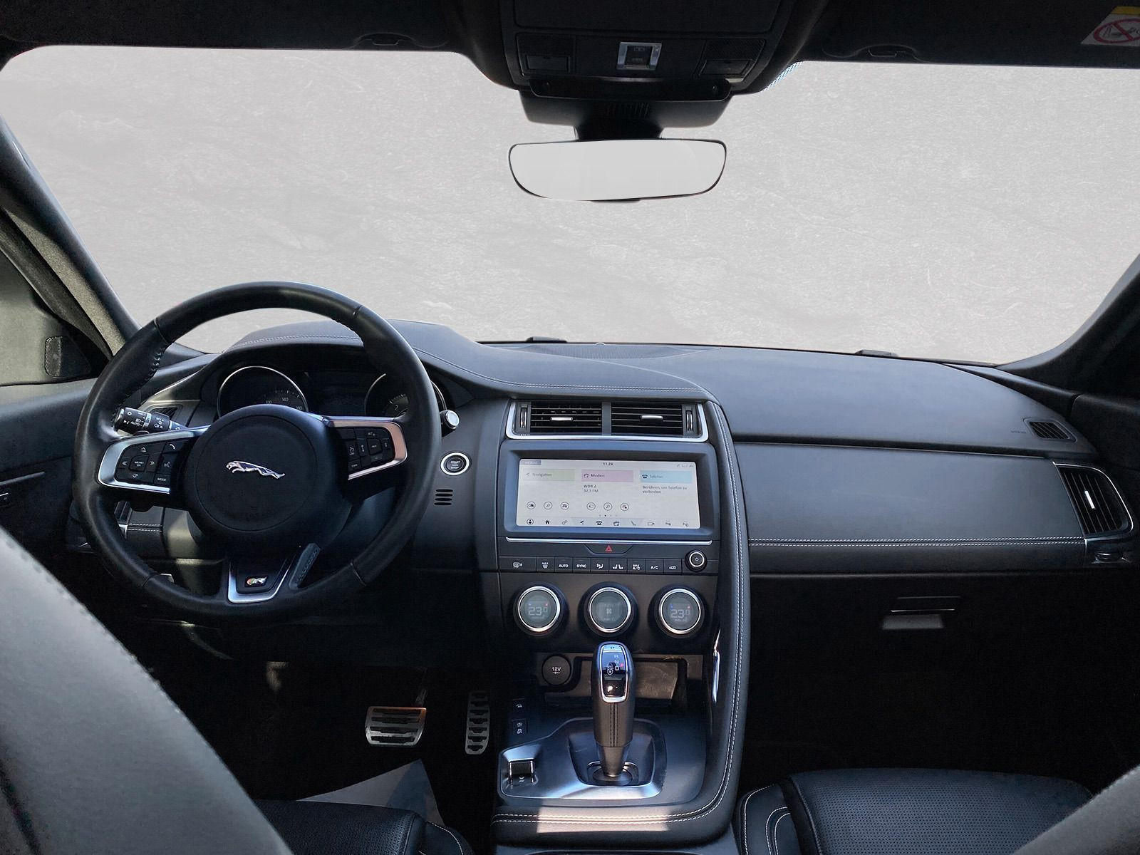 Jaguar - E-Pace_4
