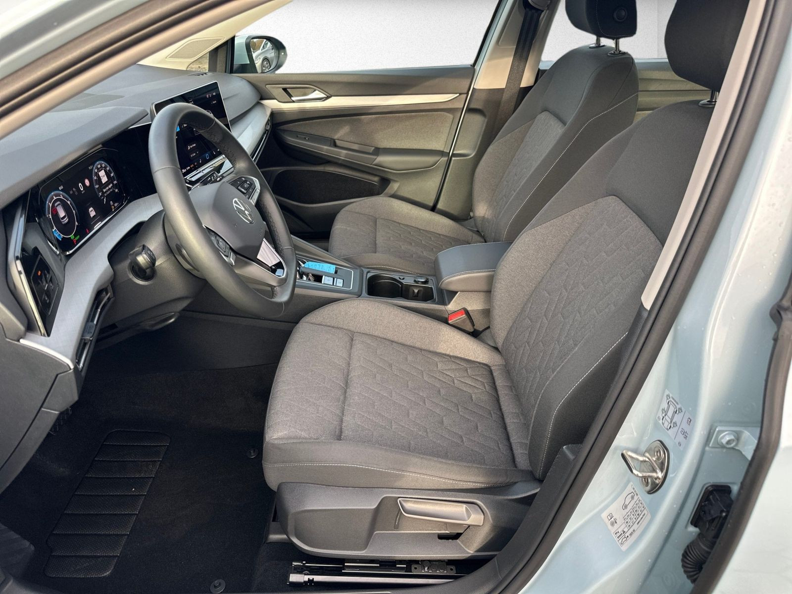 Volkswagen - Golf_10