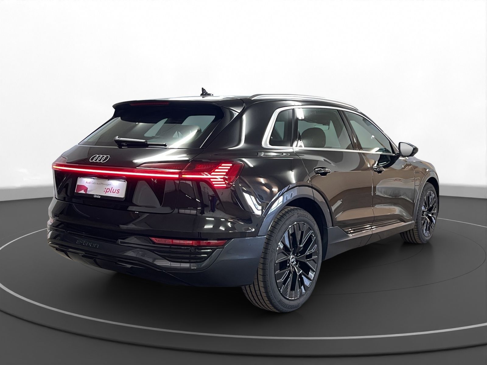 Audi - Q8 e-tron_6
