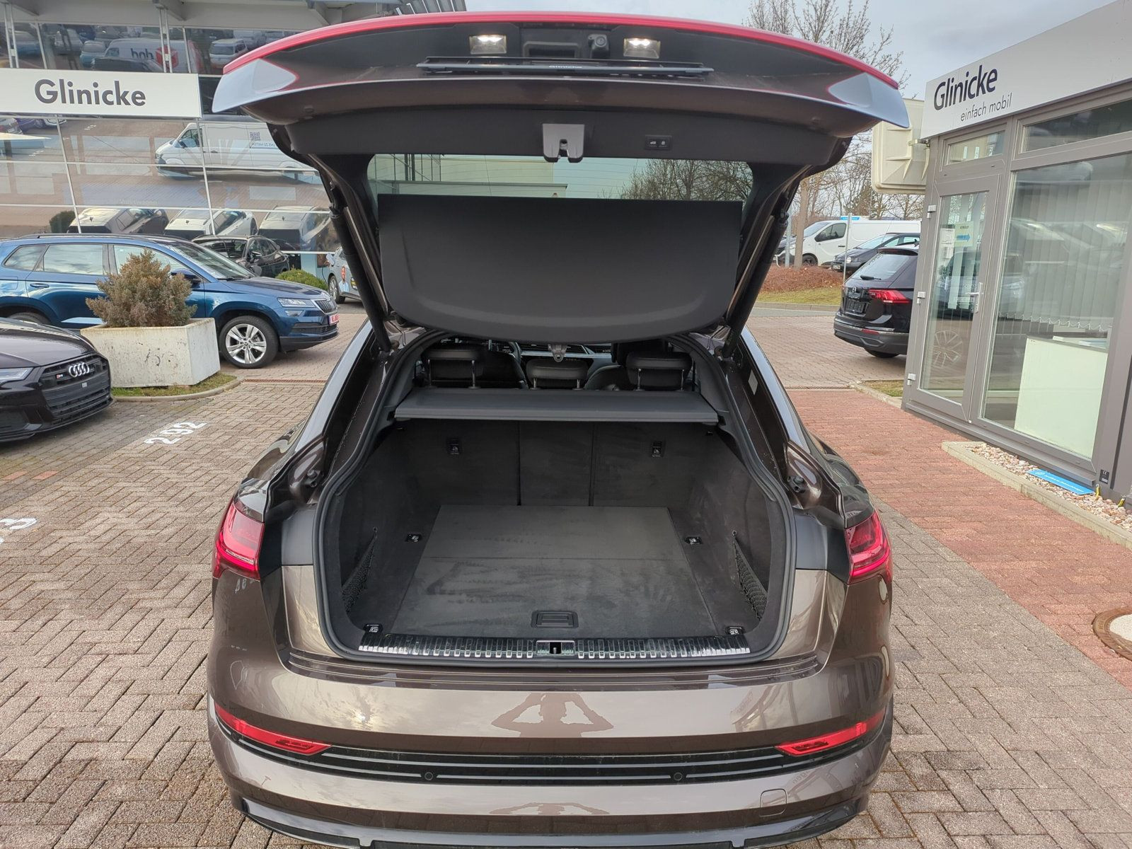 Audi - e-tron S Sportback_10