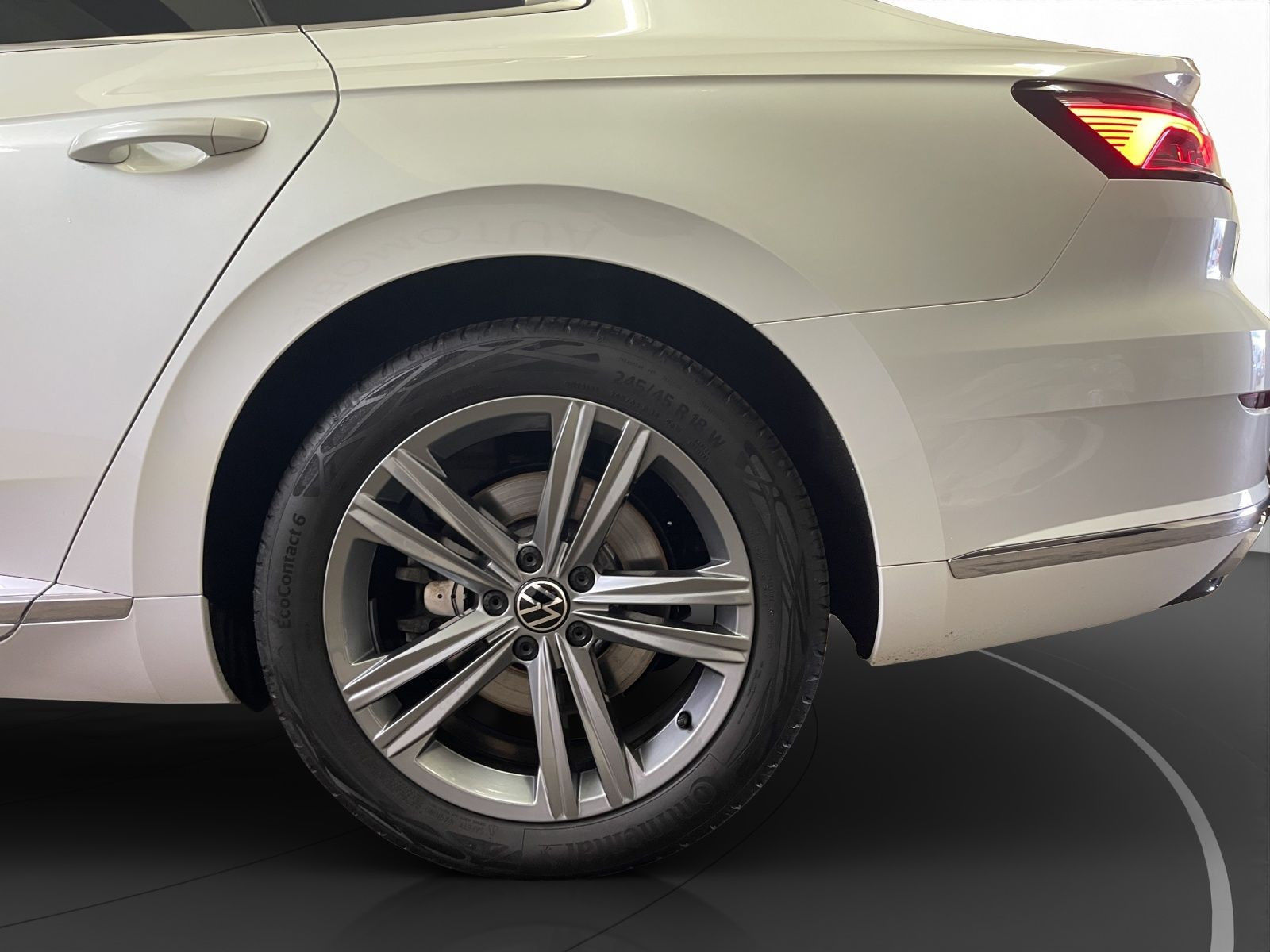 Volkswagen - Arteon_13