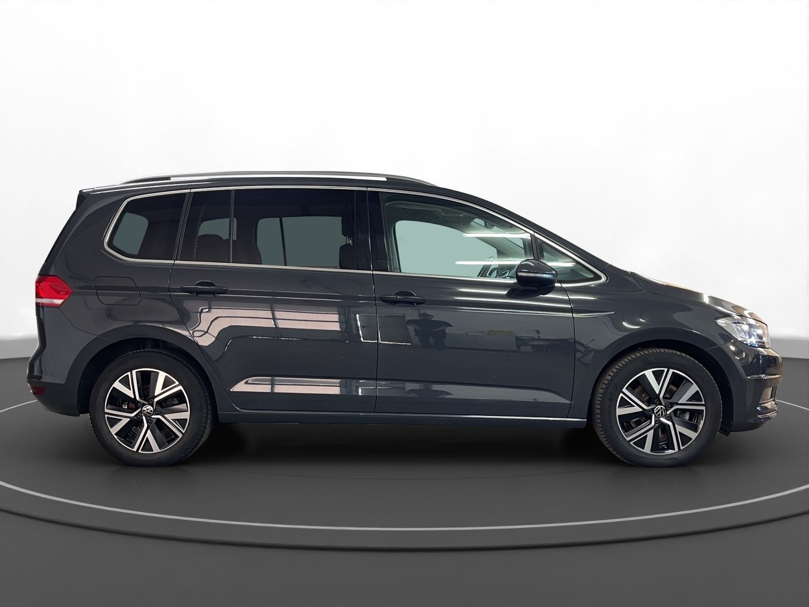 Volkswagen - Touran_5